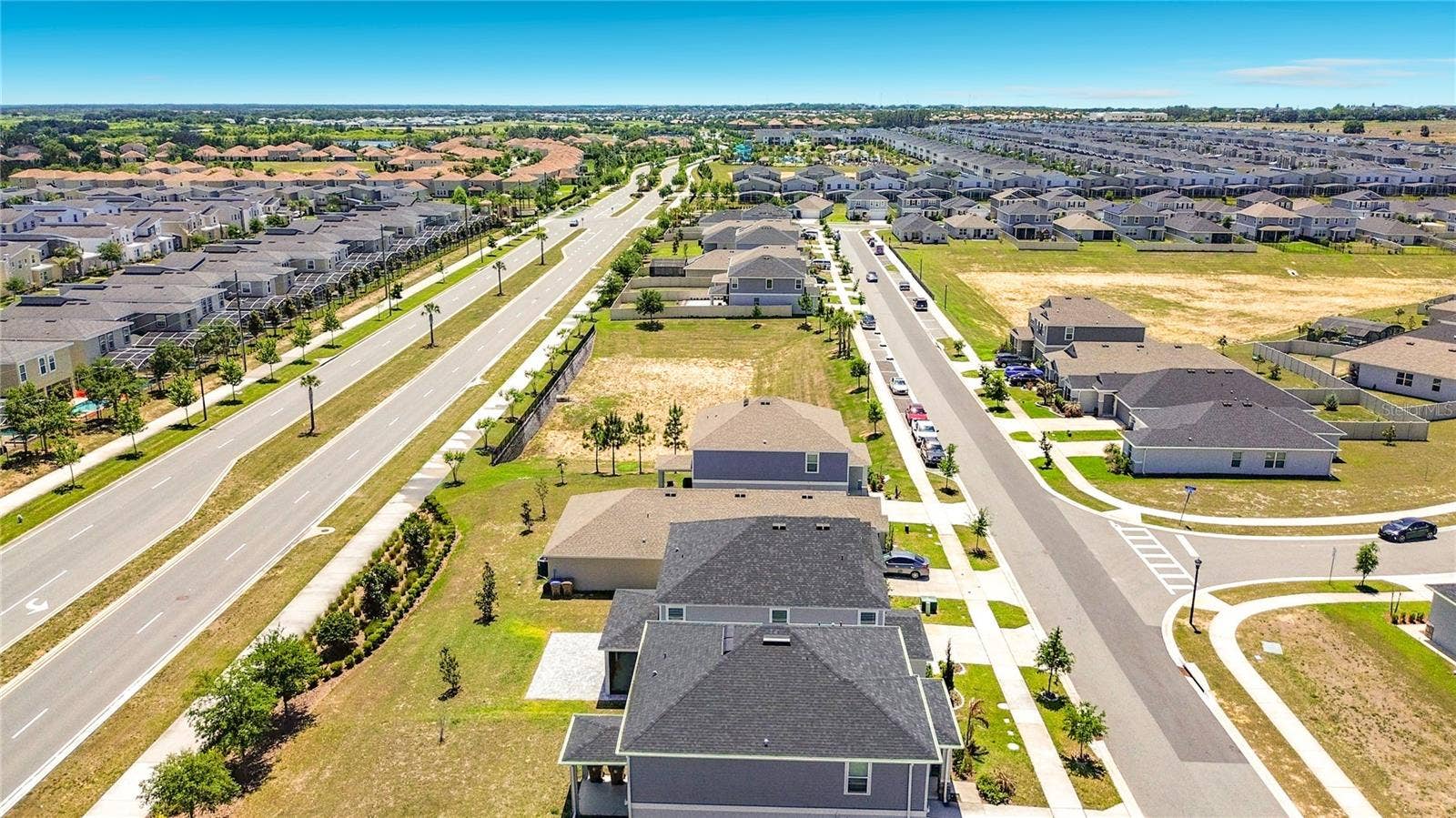 795 OVERPOOL AVENUE, Davenport, FL 33896 Close to hospitals, shopping, restaurants and more.