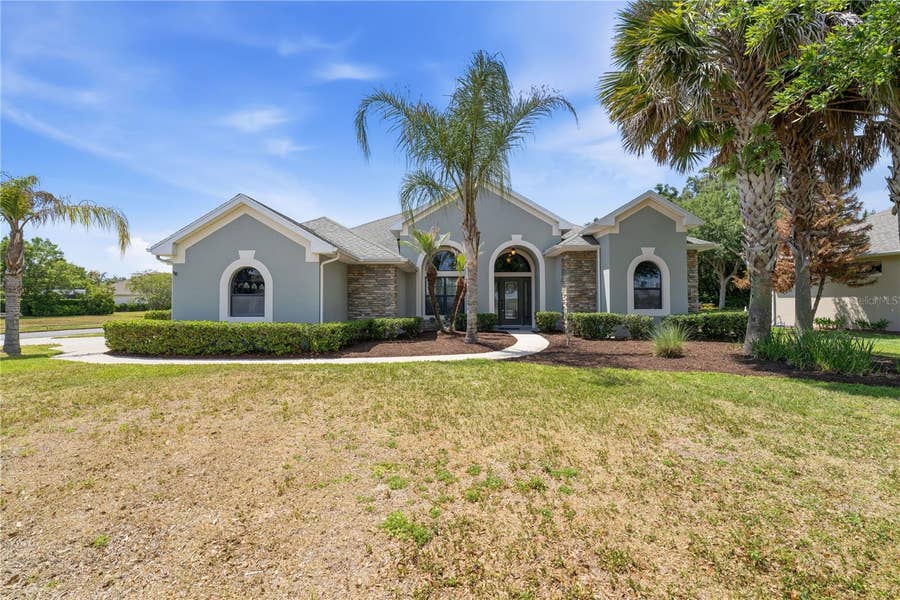 Property photo for 8061 WATERBURY WAY, Mount Dora, FL