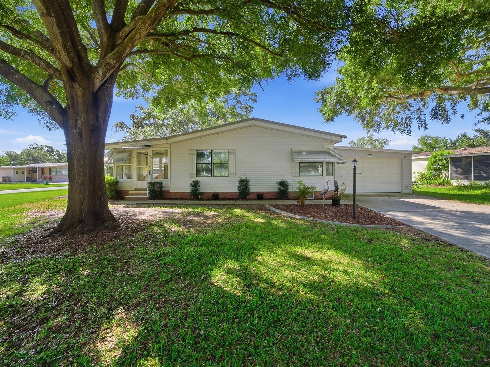 25143 BARROW HILL, Leesburg, FL 34748 Welcome