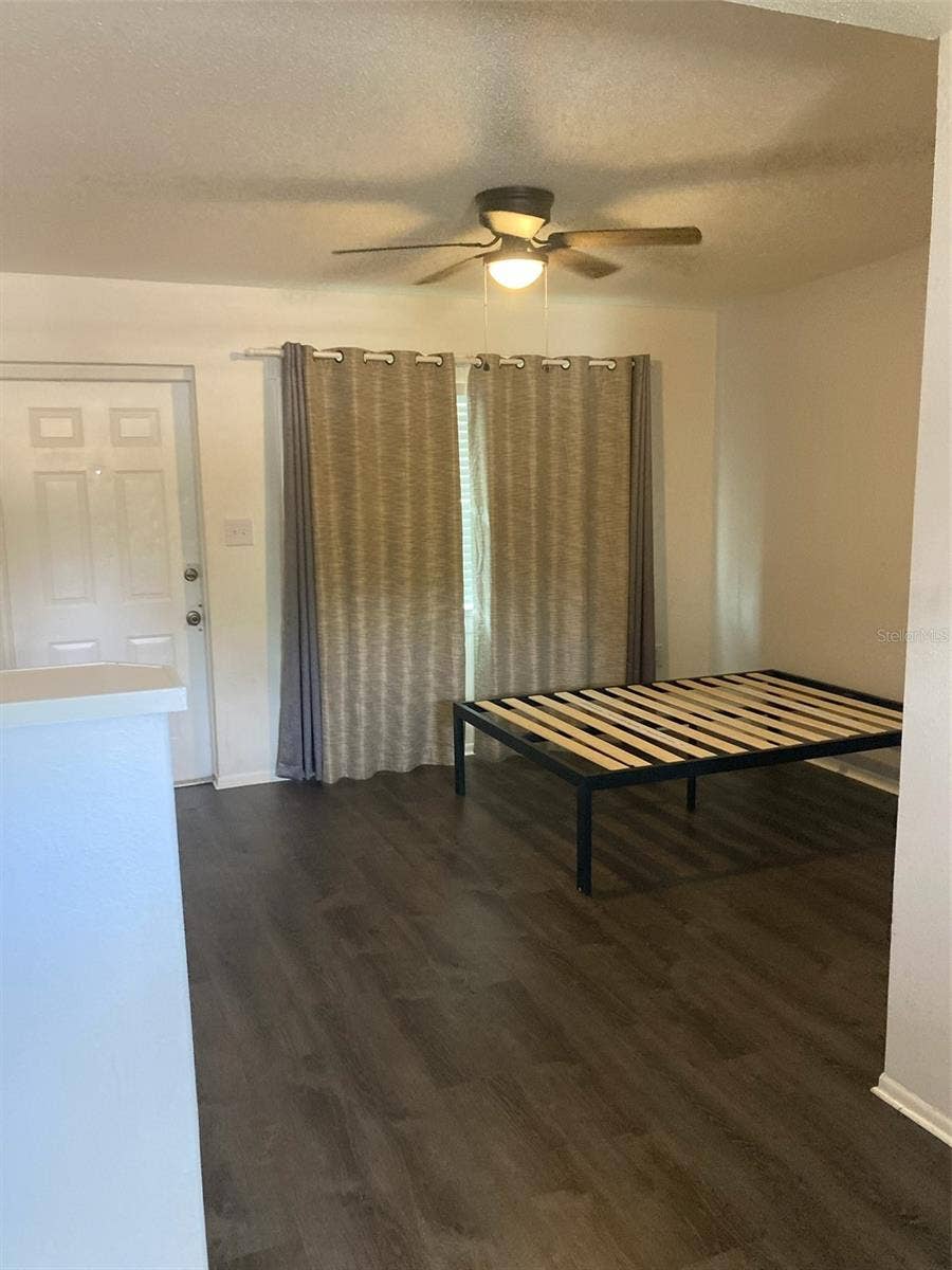 1401 E ALFRED STREET, #11, Tavares, FL 32778