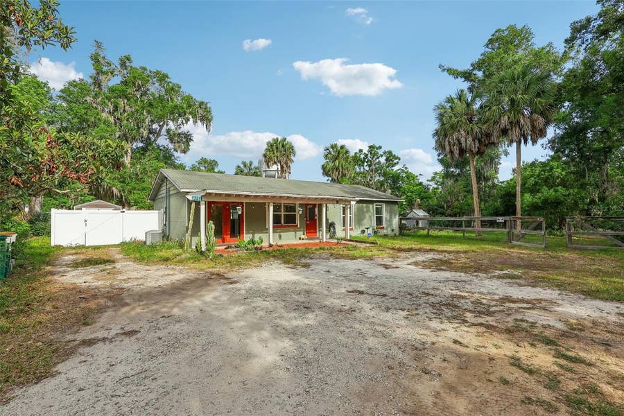 Property photo for 321 E 11TH AVENUE, Mount Dora, FL