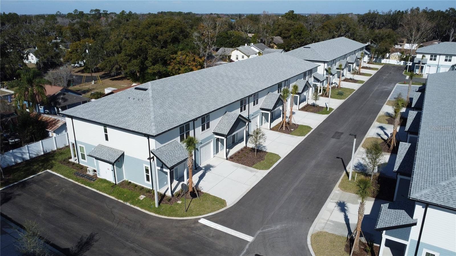 1111 E CAROLINE STREET, Tavares, FL 32778