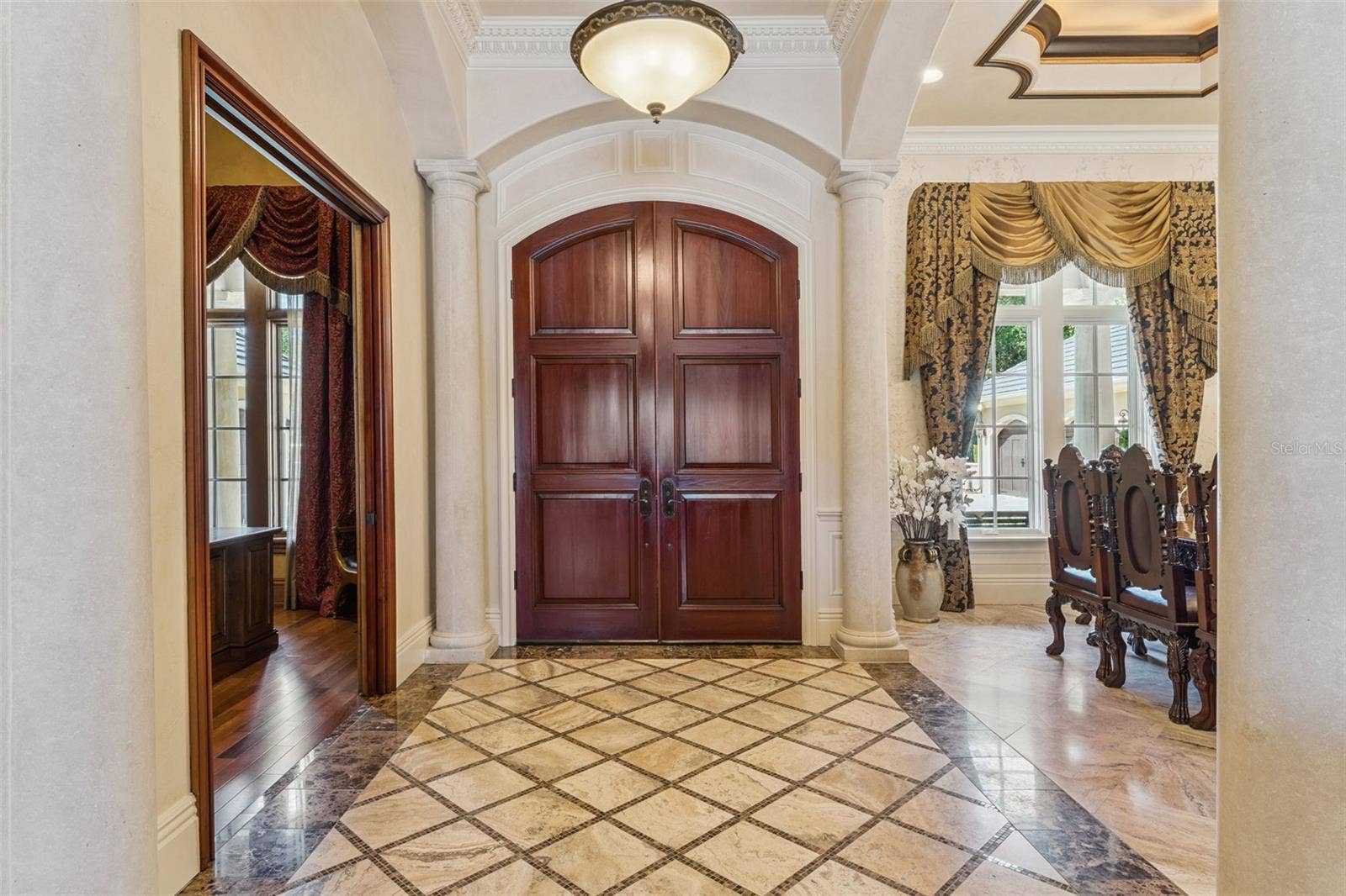 9225 BEVINGTON LANE, Orlando, FL 32827 Foyer