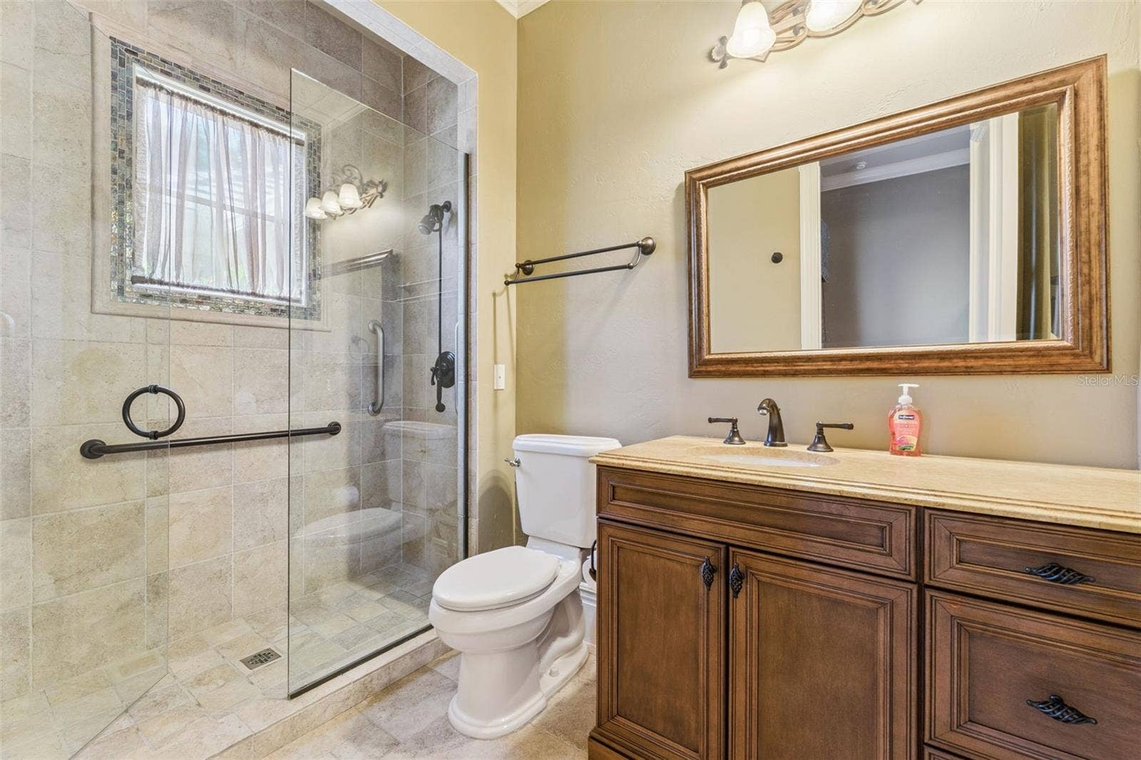 9225 BEVINGTON LANE, Orlando, FL 32827 Bathroom