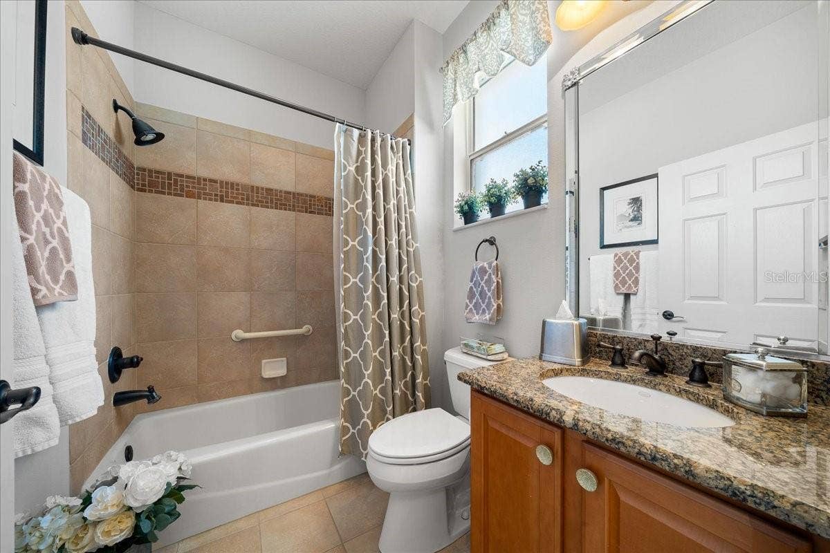 1606 SNELLING AVENUE, The Villages, FL 32162 Shower-Tub Combo & Granite Countertop