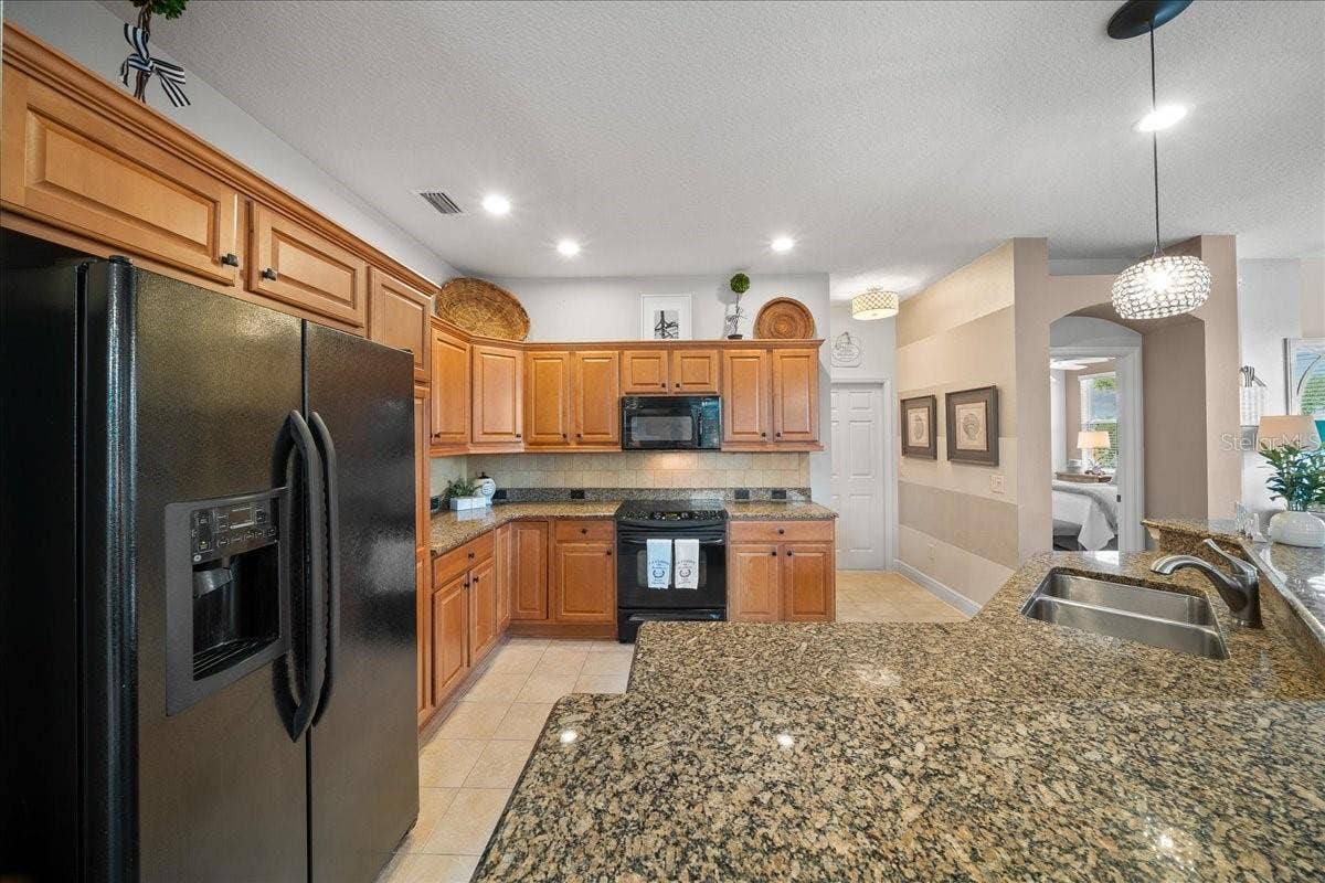 1606 SNELLING AVENUE, The Villages, FL 32162 Tile Backsplash