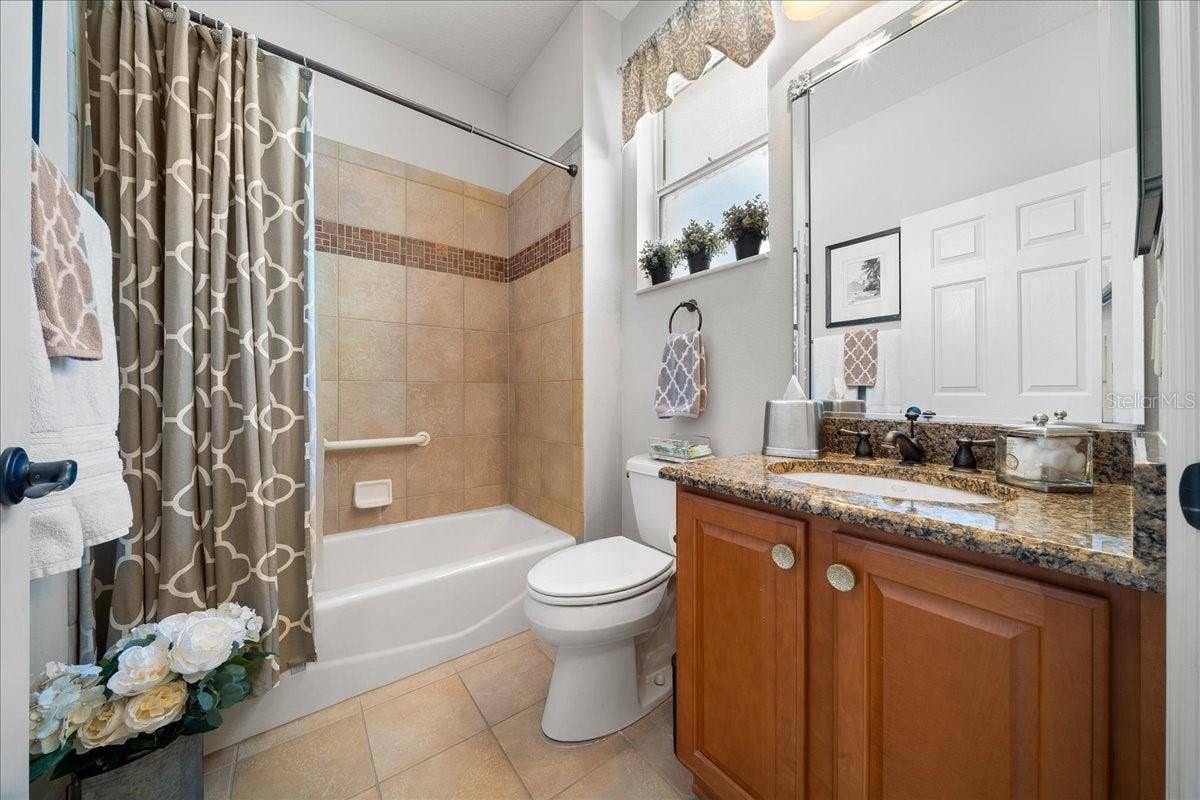 1606 SNELLING AVENUE, The Villages, FL 32162 Guest Bathroom