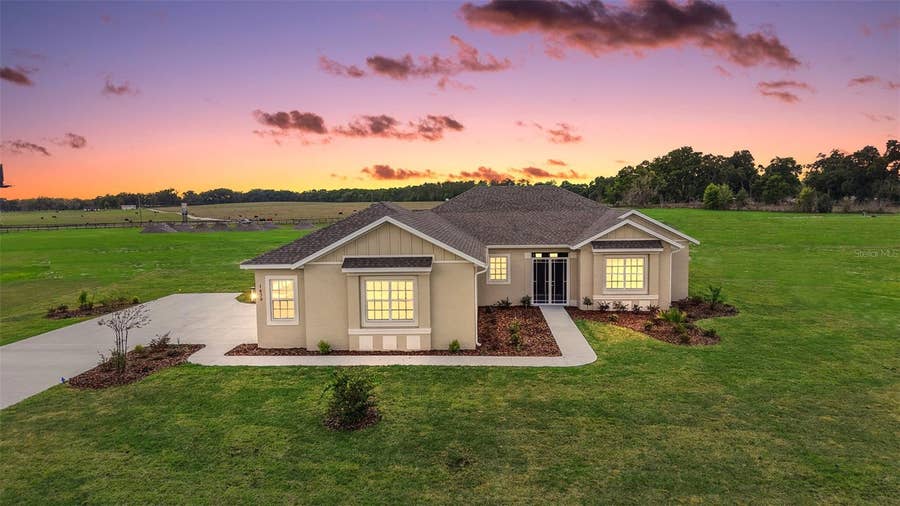 Property photo for 1439 CR 212, Oxford, FL