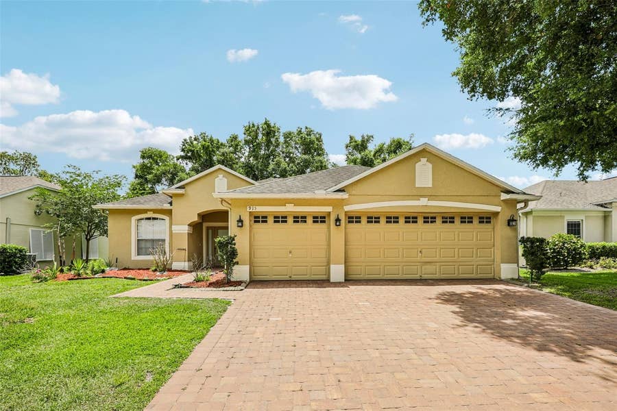 Property photo for 915 MOONLUSTER DRIVE, Casselberry, FL