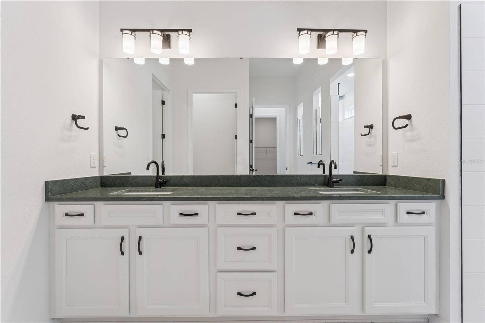 1552 SKYLINE HEIGHTS CIRCLE, Minneola, FL 34715 1552 SKYLINE HEIGHTS CIRCLE, Minneola, FL 34715
