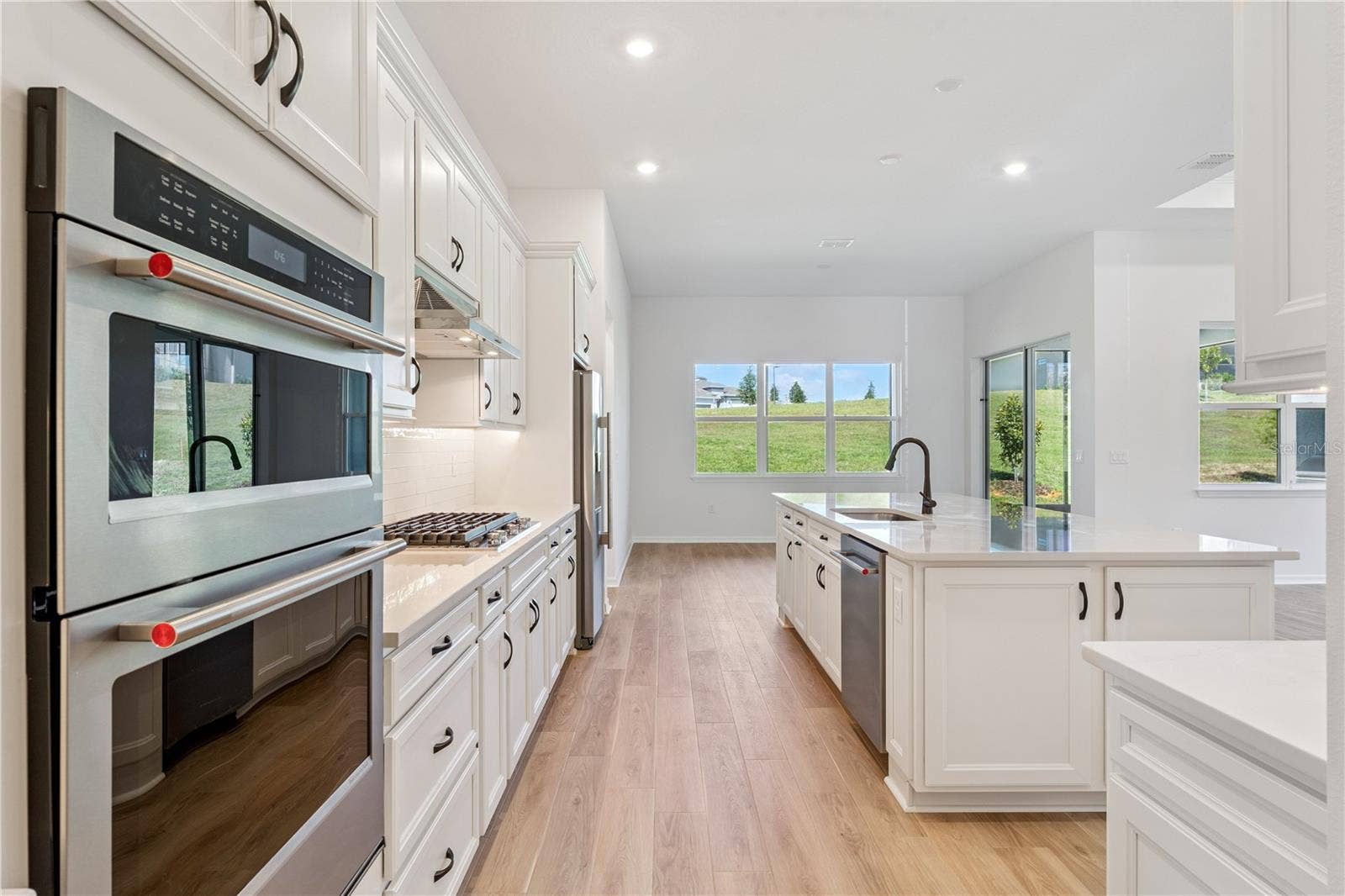 1552 SKYLINE HEIGHTS CIRCLE, Minneola, FL 34715 1552 SKYLINE HEIGHTS CIRCLE, Minneola, FL 34715