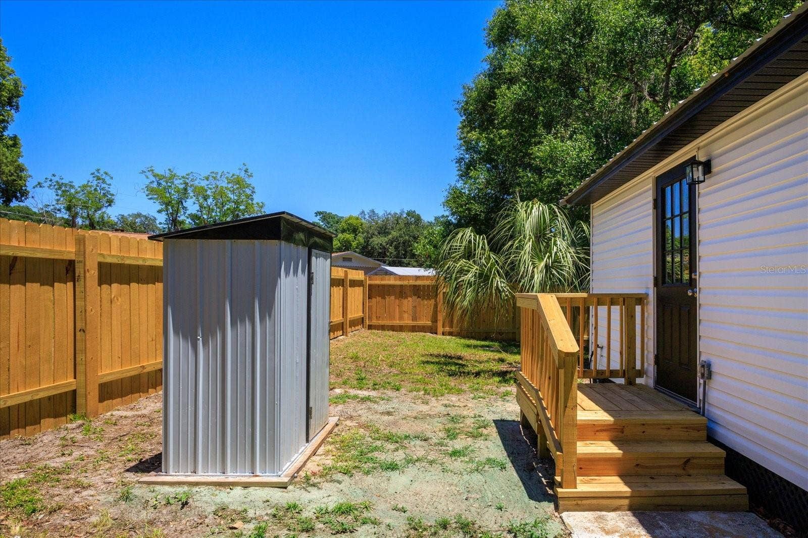 816 WOODLAND AVENUE, Leesburg, FL 34748 816 WOODLAND AVENUE, Leesburg, FL 34748