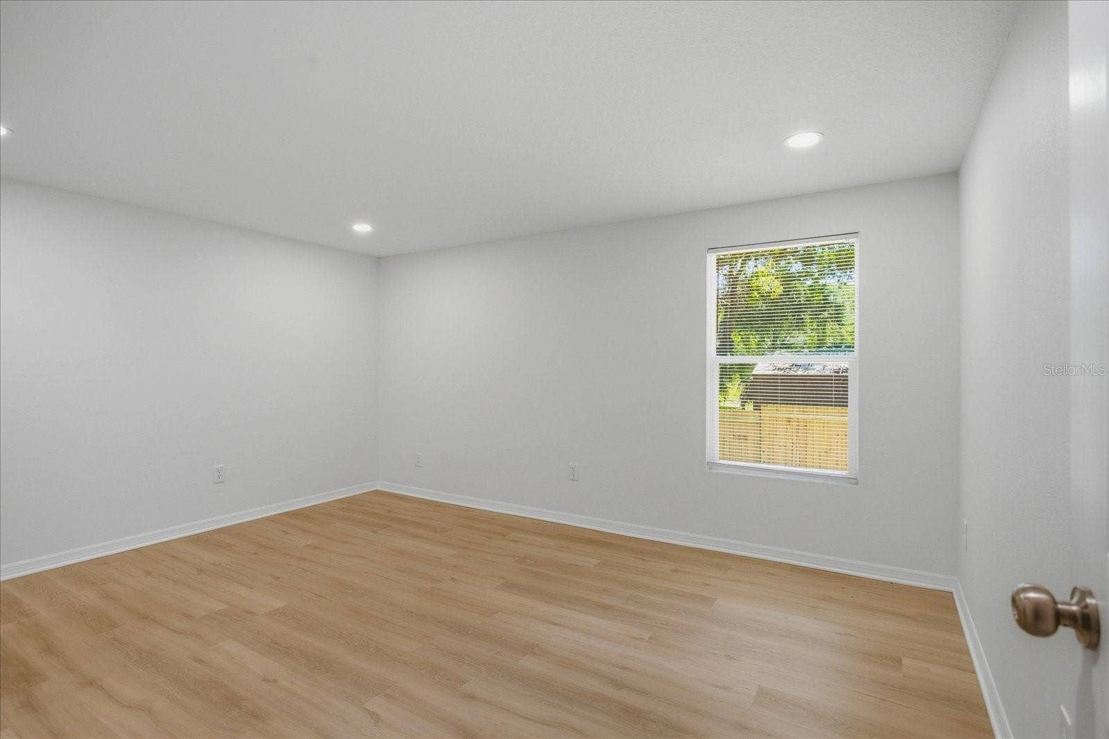 816 WOODLAND AVENUE, Leesburg, FL 34748 816 WOODLAND AVENUE, Leesburg, FL 34748