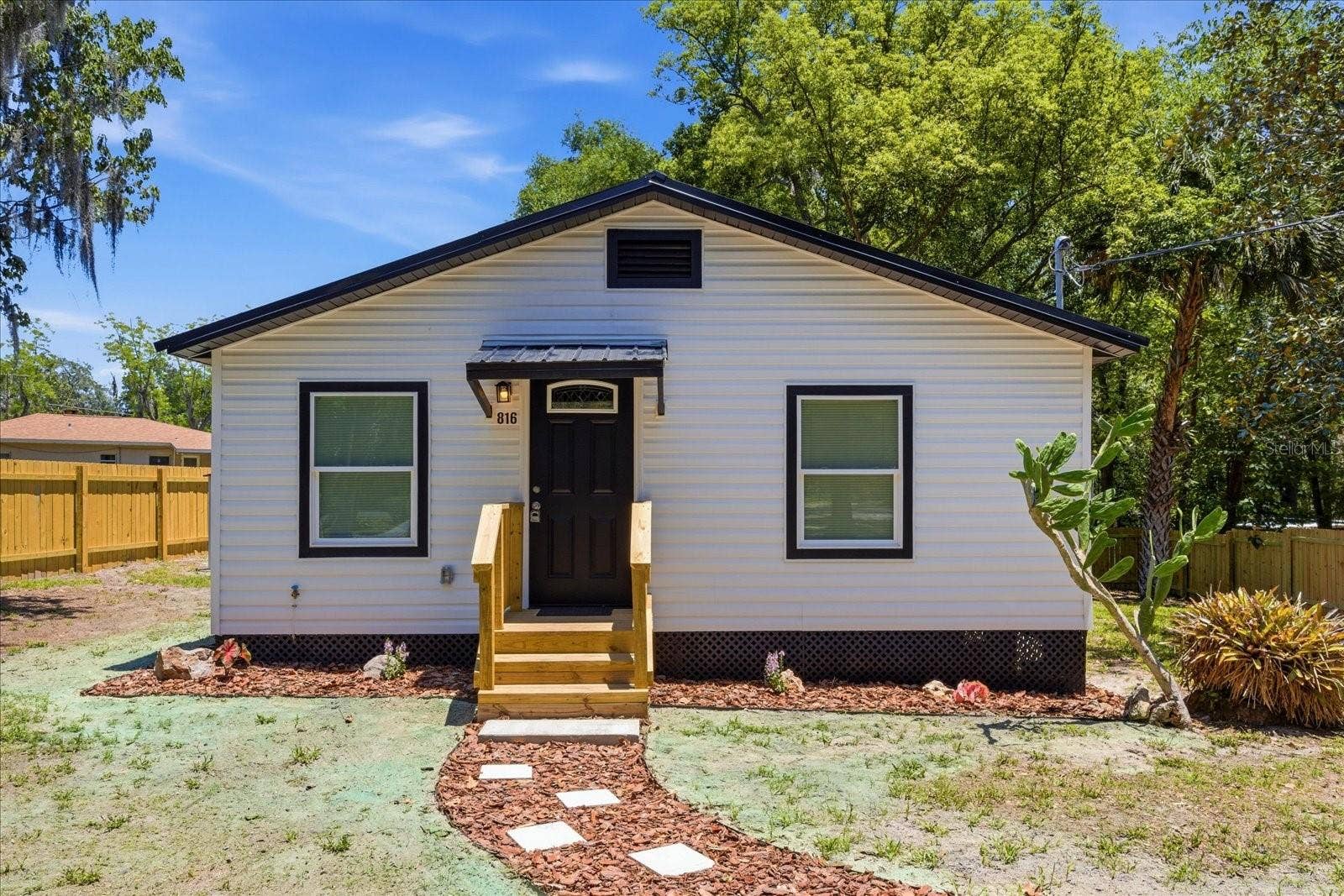 816 WOODLAND AVENUE, Leesburg, FL 34748 816 WOODLAND AVENUE, Leesburg, FL 34748