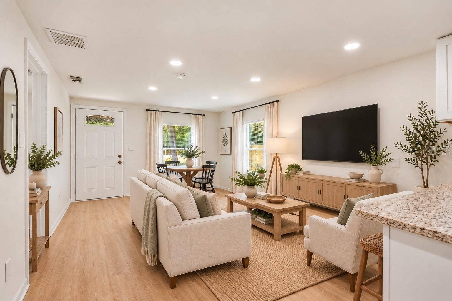 816 WOODLAND AVENUE, Leesburg, FL 34748 Virtually Staged