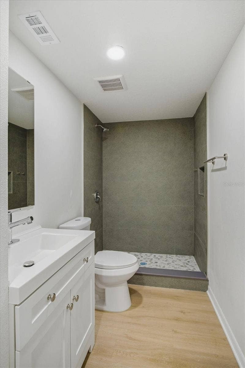 816 WOODLAND AVENUE, Leesburg, FL 34748 816 WOODLAND AVENUE, Leesburg, FL 34748