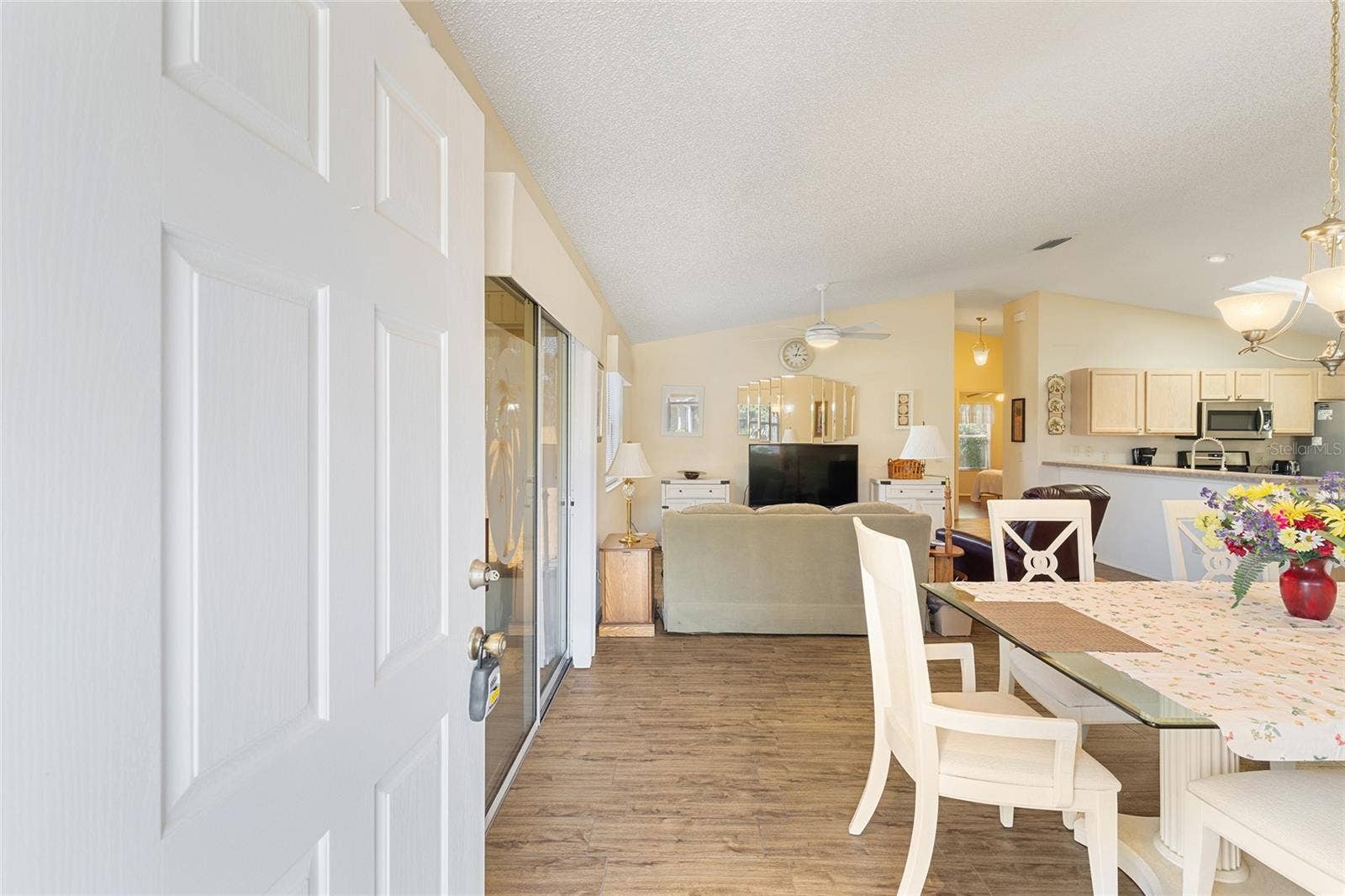 17300 SE 93RD HEYWARD AVENUE, The Villages, FL 32162 17300 SE 93RD HEYWARD AVENUE, The Villages, FL 32162