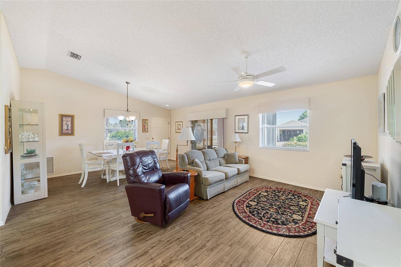 17300 SE 93RD HEYWARD AVENUE, The Villages, FL 32162 17300 SE 93RD HEYWARD AVENUE, The Villages, FL 32162
