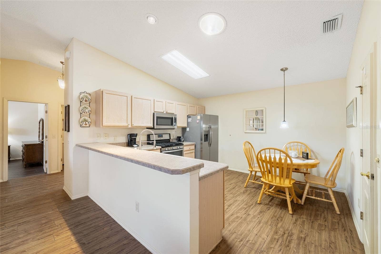 17300 SE 93RD HEYWARD AVENUE, The Villages, FL 32162 17300 SE 93RD HEYWARD AVENUE, The Villages, FL 32162