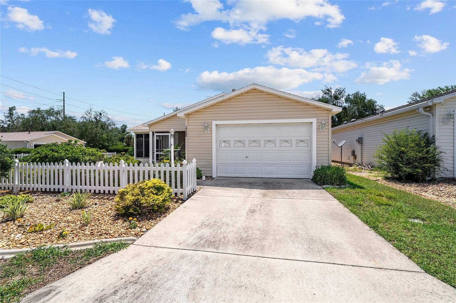 17300 SE 93RD HEYWARD AVENUE, The Villages, FL 32162 17300 SE 93RD HEYWARD AVENUE, The Villages, FL 32162