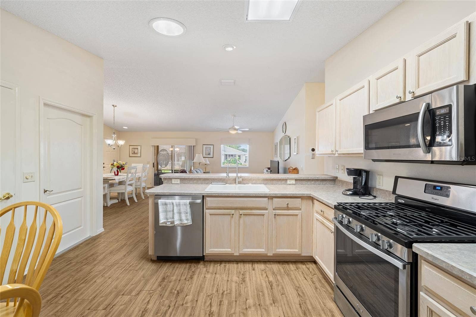 17300 SE 93RD HEYWARD AVENUE, The Villages, FL 32162 17300 SE 93RD HEYWARD AVENUE, The Villages, FL 32162
