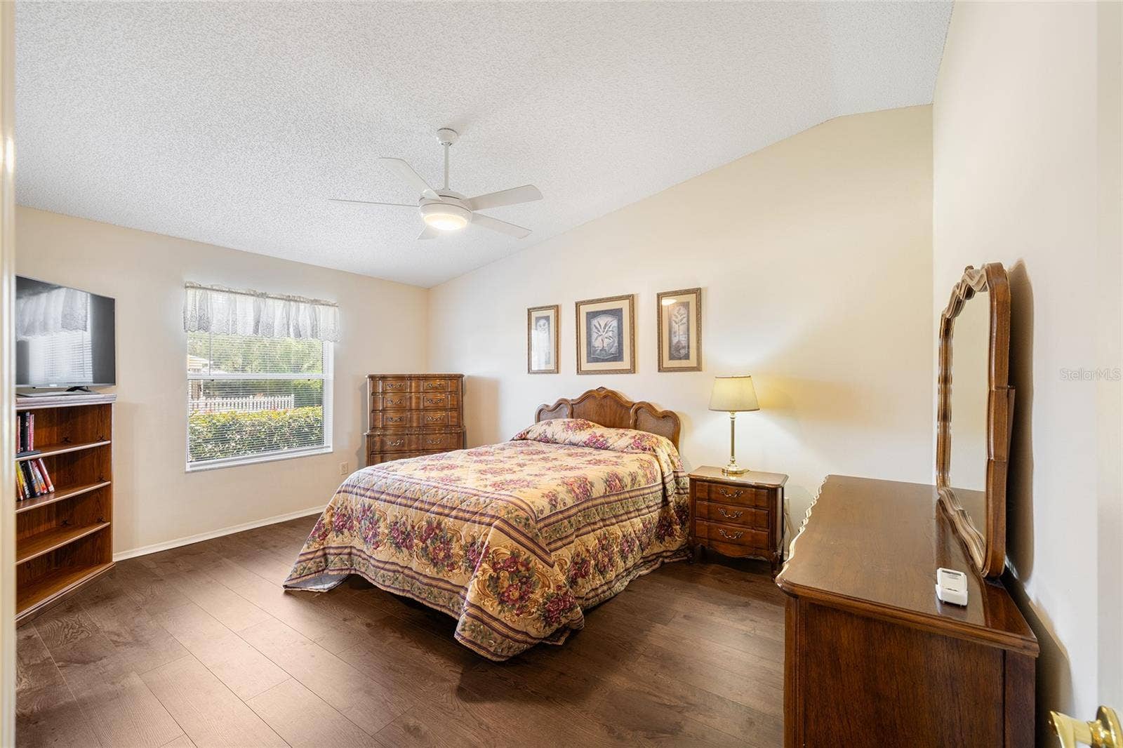 17300 SE 93RD HEYWARD AVENUE, The Villages, FL 32162 17300 SE 93RD HEYWARD AVENUE, The Villages, FL 32162
