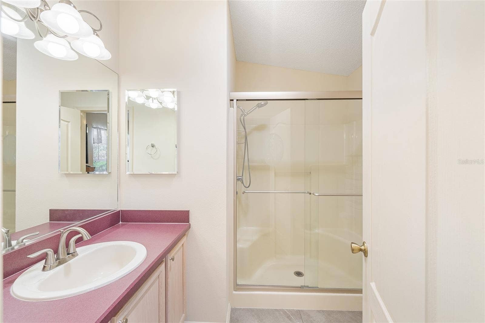17300 SE 93RD HEYWARD AVENUE, The Villages, FL 32162 17300 SE 93RD HEYWARD AVENUE, The Villages, FL 32162
