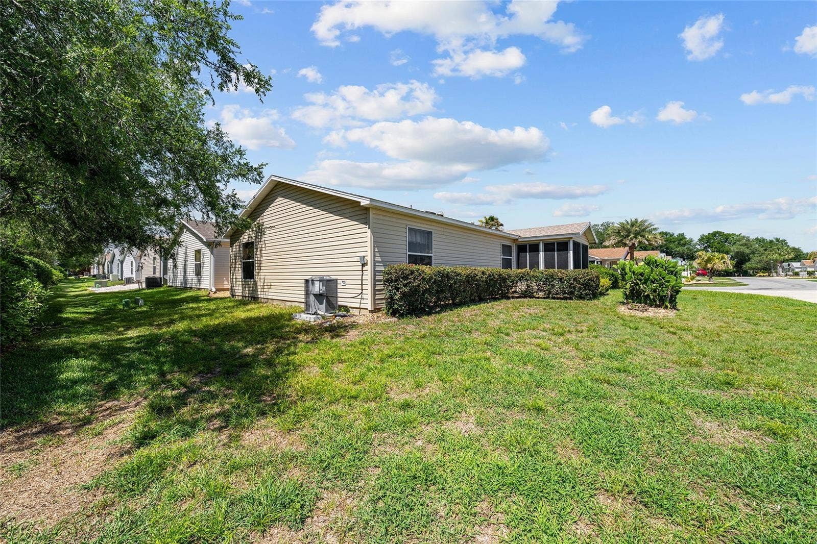 17300 SE 93RD HEYWARD AVENUE, The Villages, FL 32162 17300 SE 93RD HEYWARD AVENUE, The Villages, FL 32162