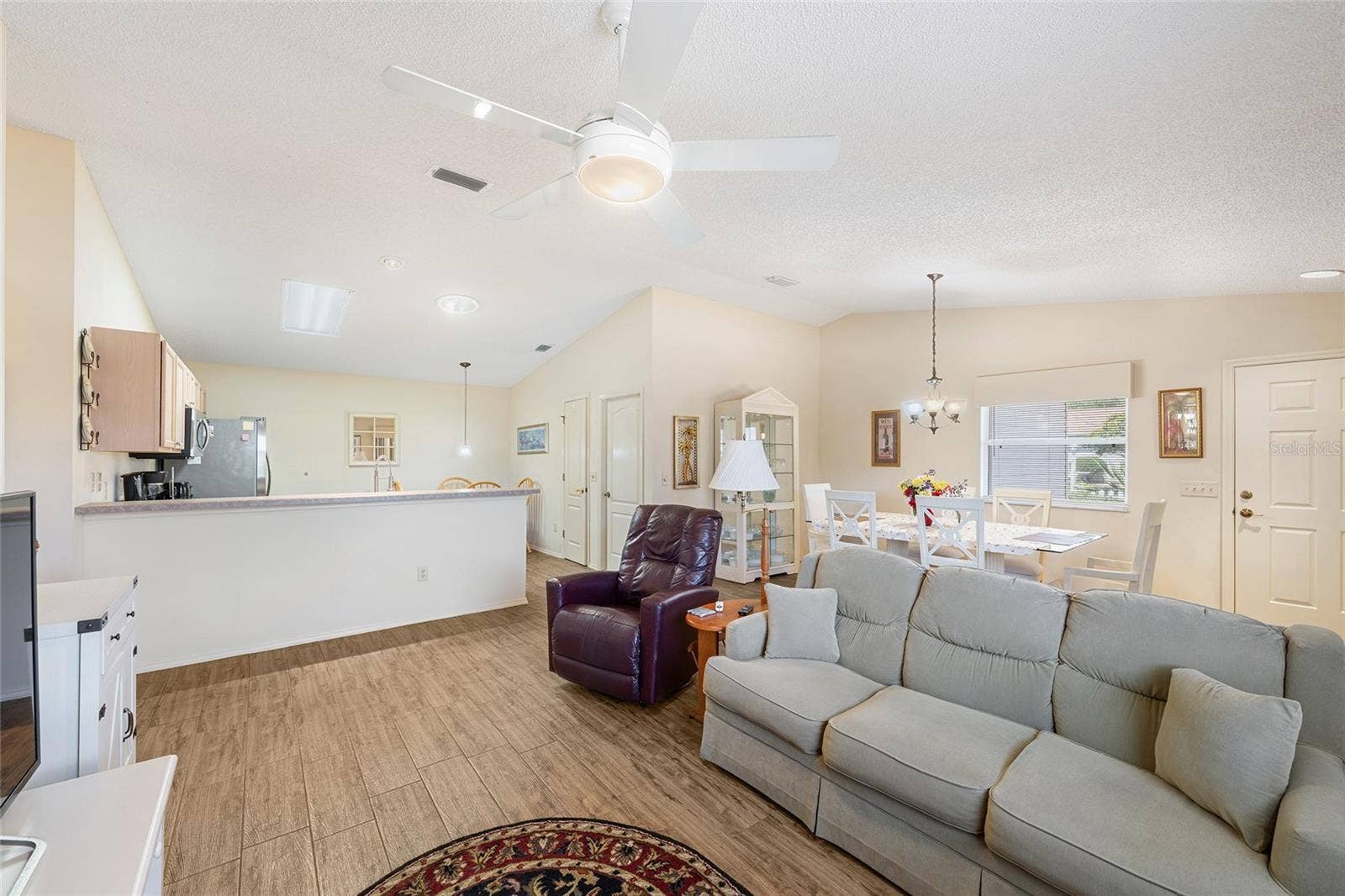 17300 SE 93RD HEYWARD AVENUE, The Villages, FL 32162 17300 SE 93RD HEYWARD AVENUE, The Villages, FL 32162