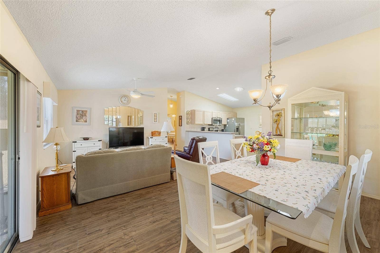 17300 SE 93RD HEYWARD AVENUE, The Villages, FL 32162 17300 SE 93RD HEYWARD AVENUE, The Villages, FL 32162