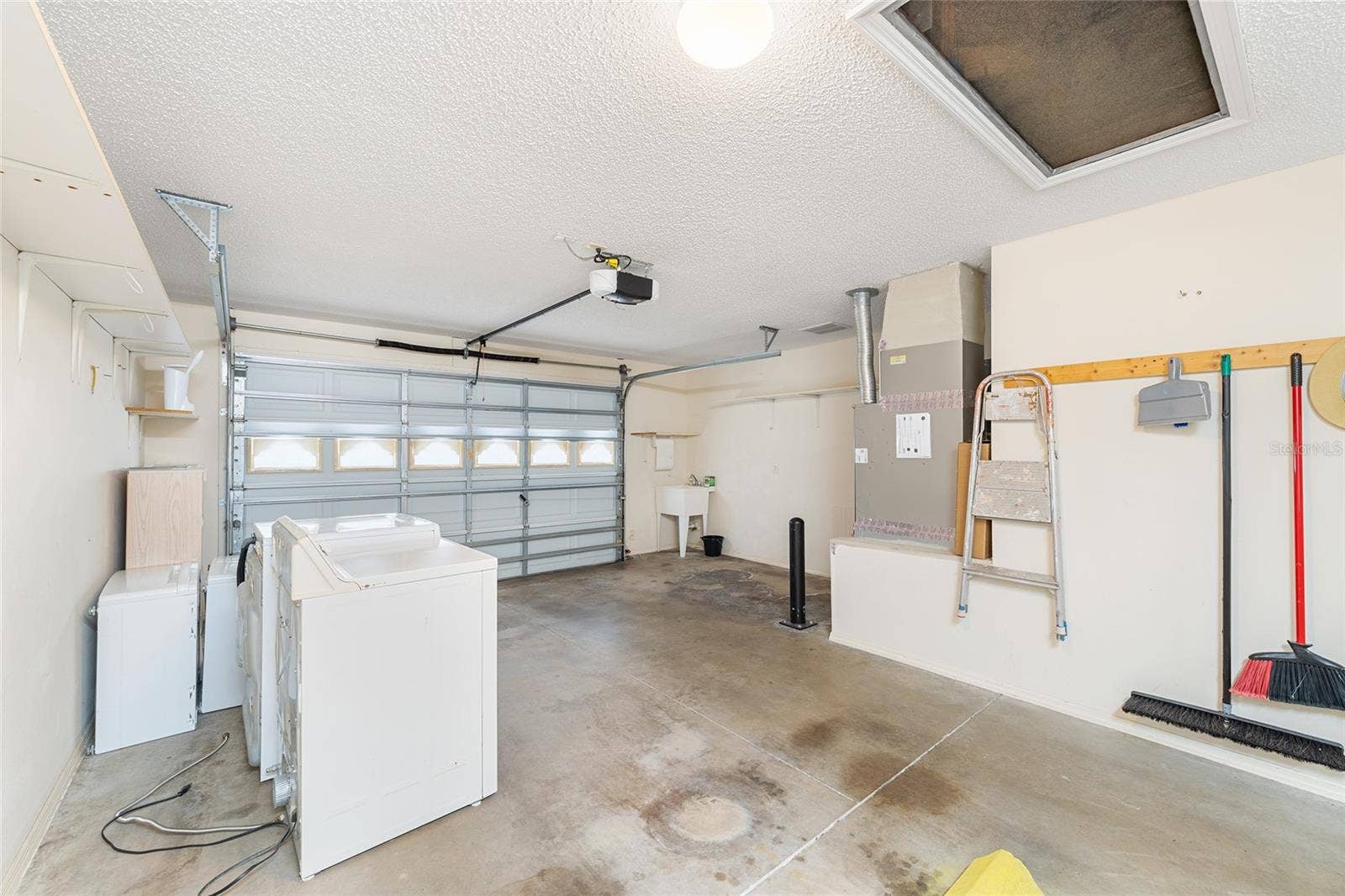 17300 SE 93RD HEYWARD AVENUE, The Villages, FL 32162 17300 SE 93RD HEYWARD AVENUE, The Villages, FL 32162