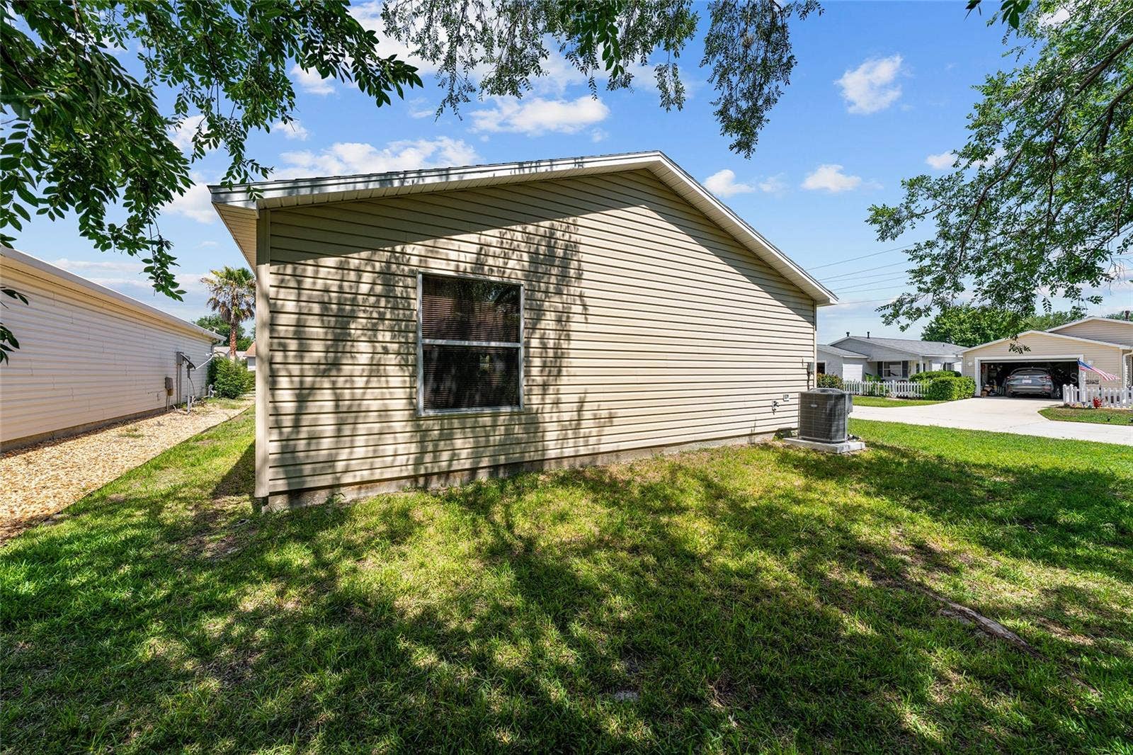 17300 SE 93RD HEYWARD AVENUE, The Villages, FL 32162 17300 SE 93RD HEYWARD AVENUE, The Villages, FL 32162