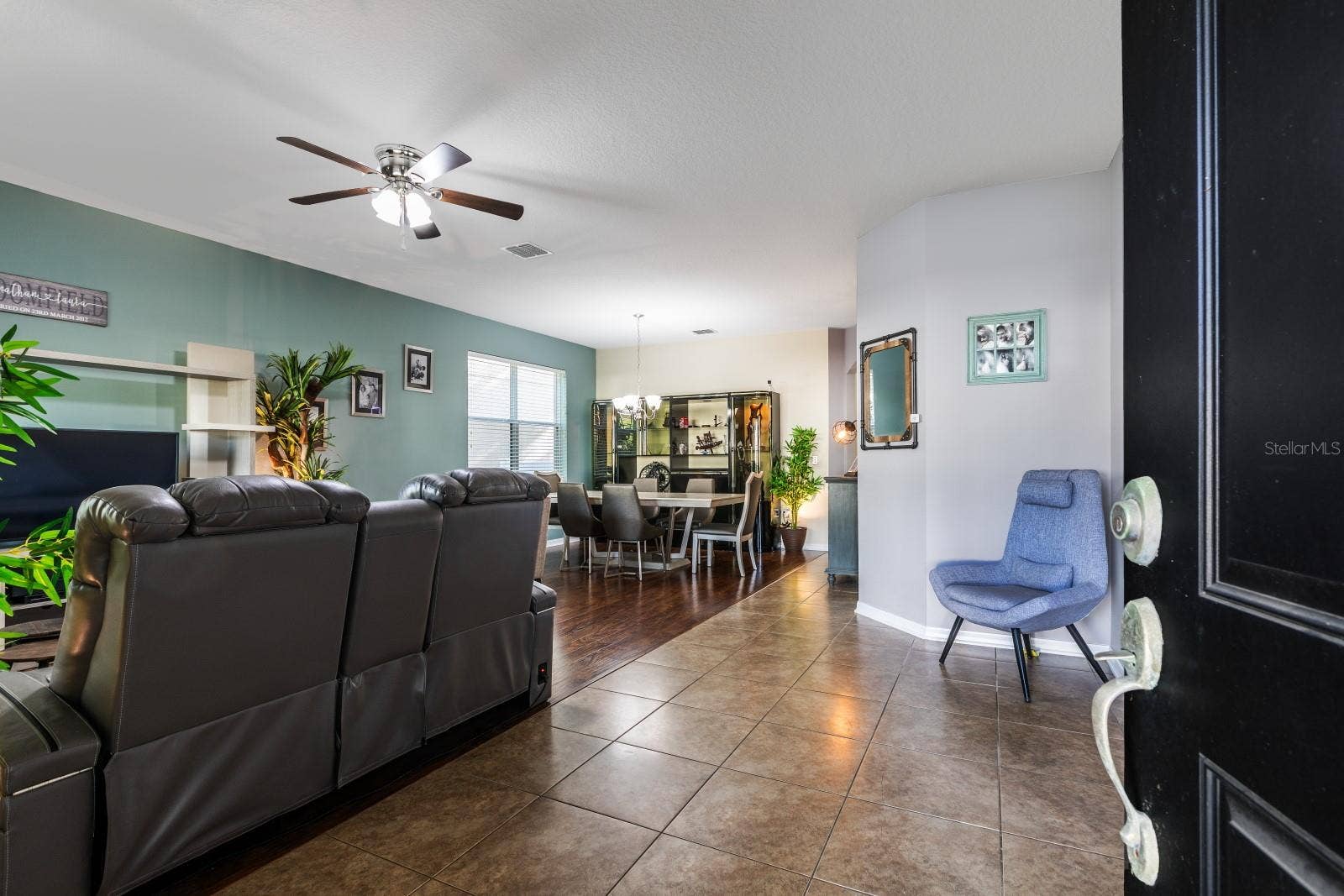Living room / Formal Dining