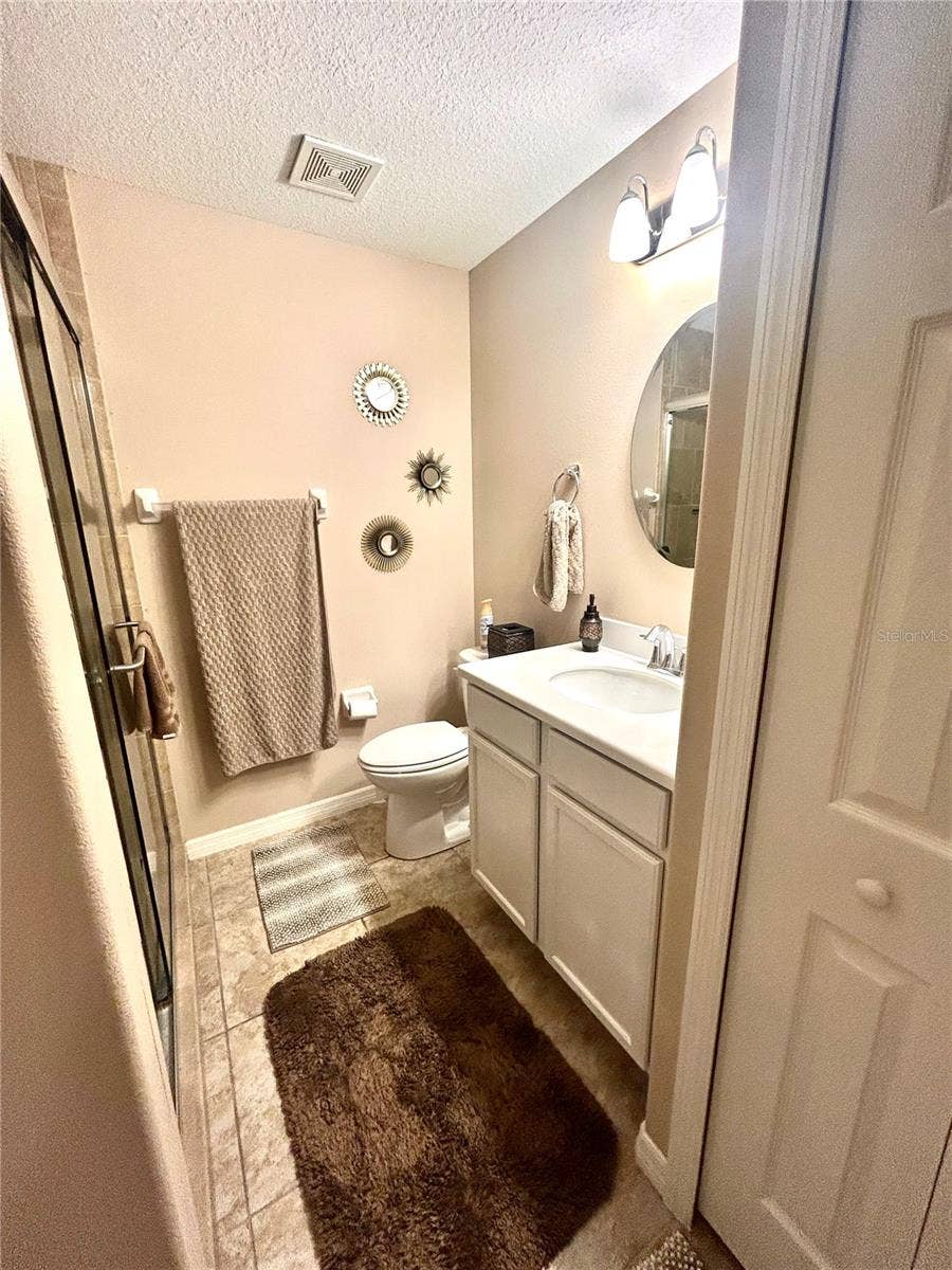 26617 OTTER CREEK LANE, Leesburg, FL 34748 26617 OTTER CREEK LANE, Leesburg, FL 34748