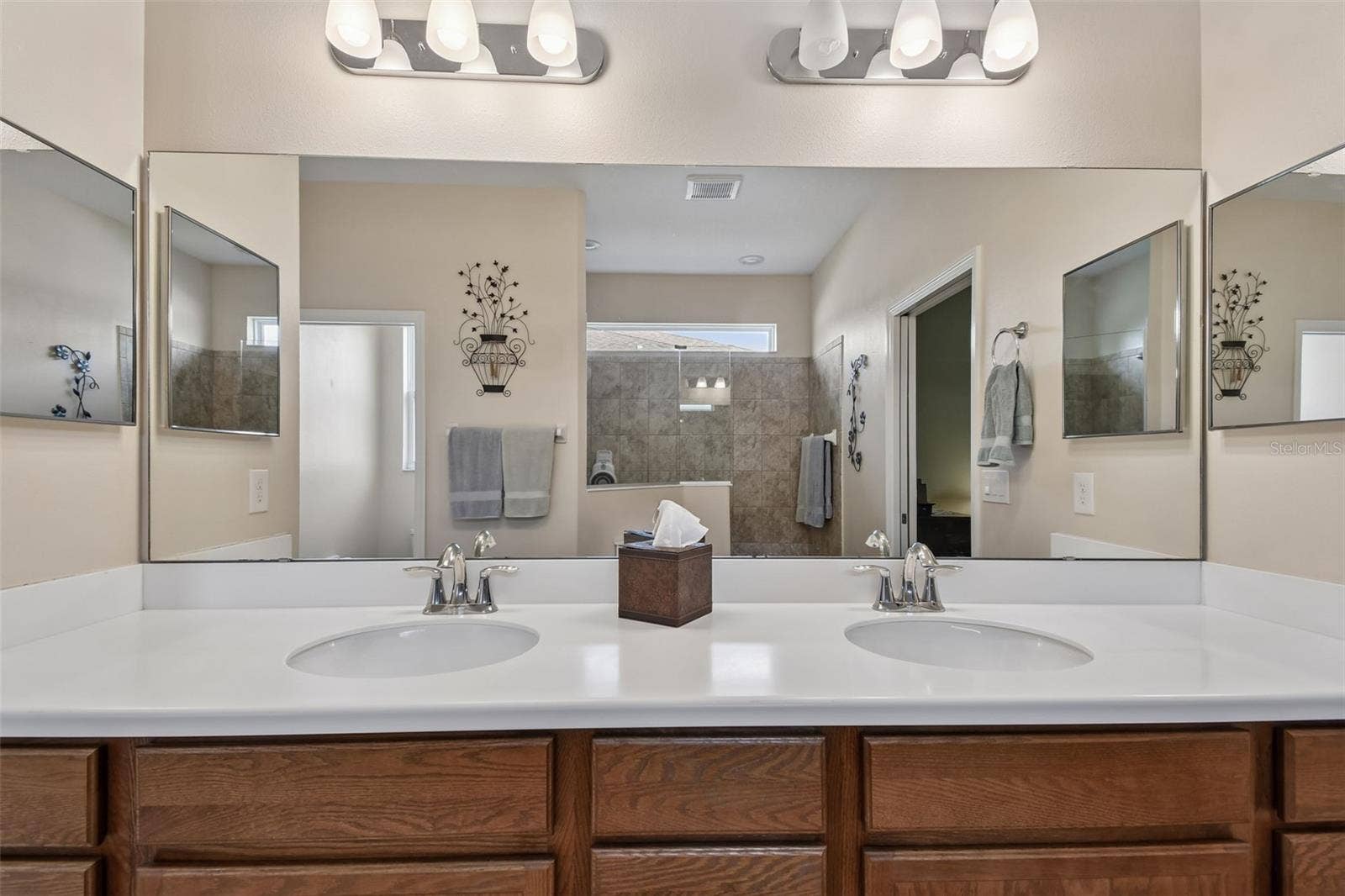 26617 OTTER CREEK LANE, Leesburg, FL 34748 26617 OTTER CREEK LANE, Leesburg, FL 34748