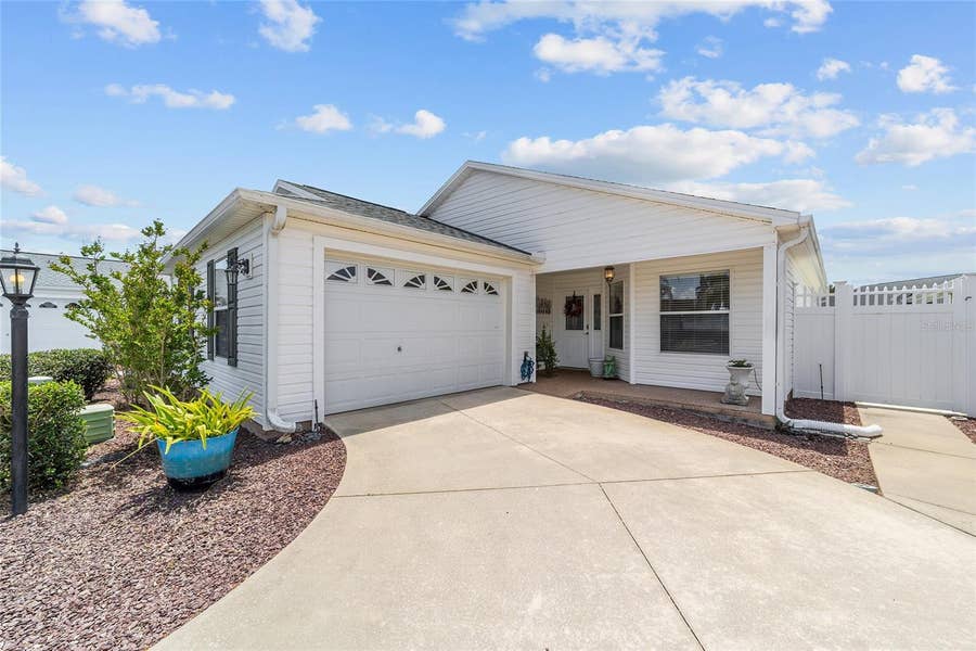 Property photo for 418 FLOSSMOOR COURT, The Villages, FL