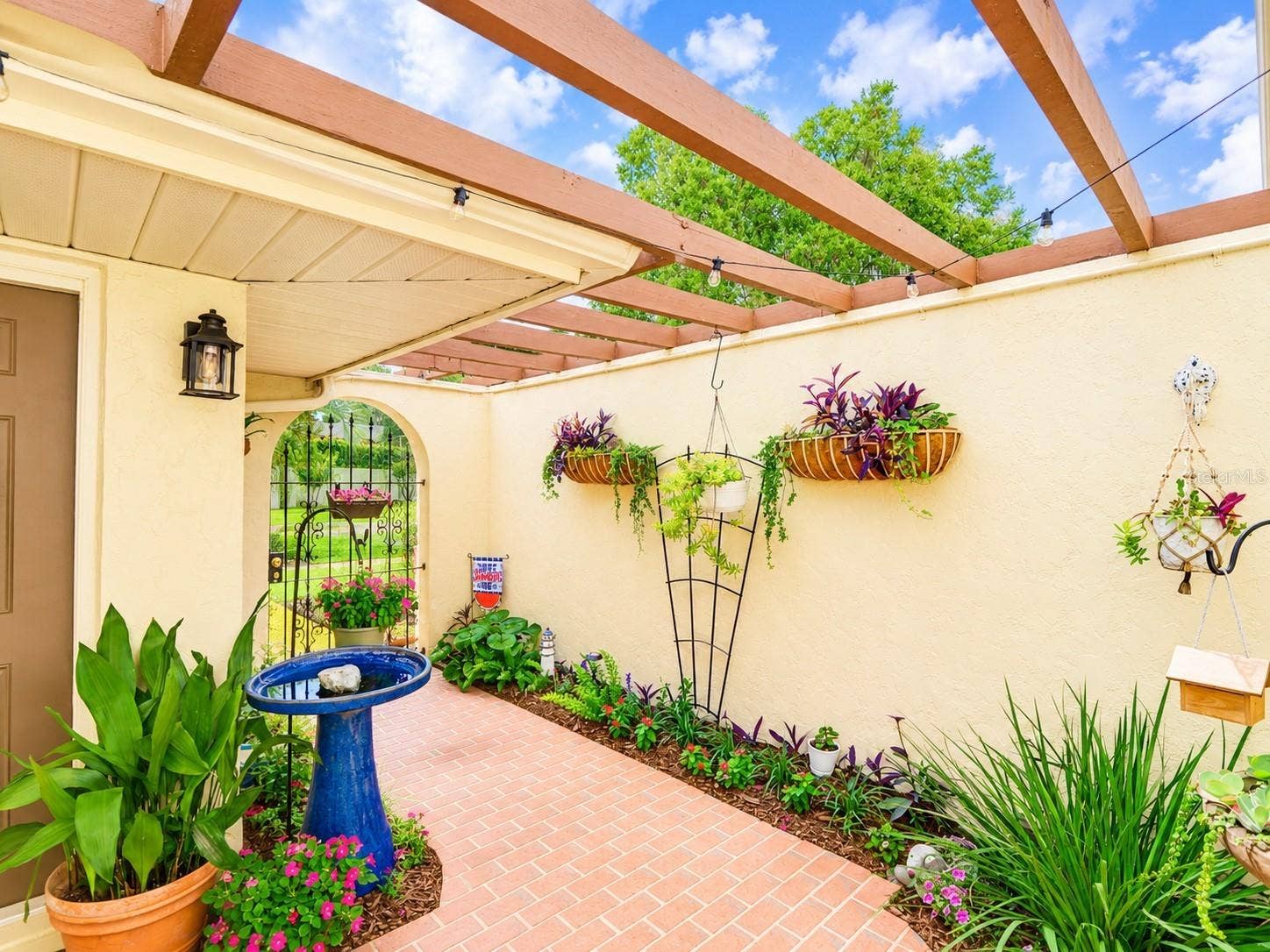 100 S TREMAIN STREET, #G2, Mount Dora, FL 32757 100 S TREMAIN STREET, #G2, Mount Dora, FL 32757