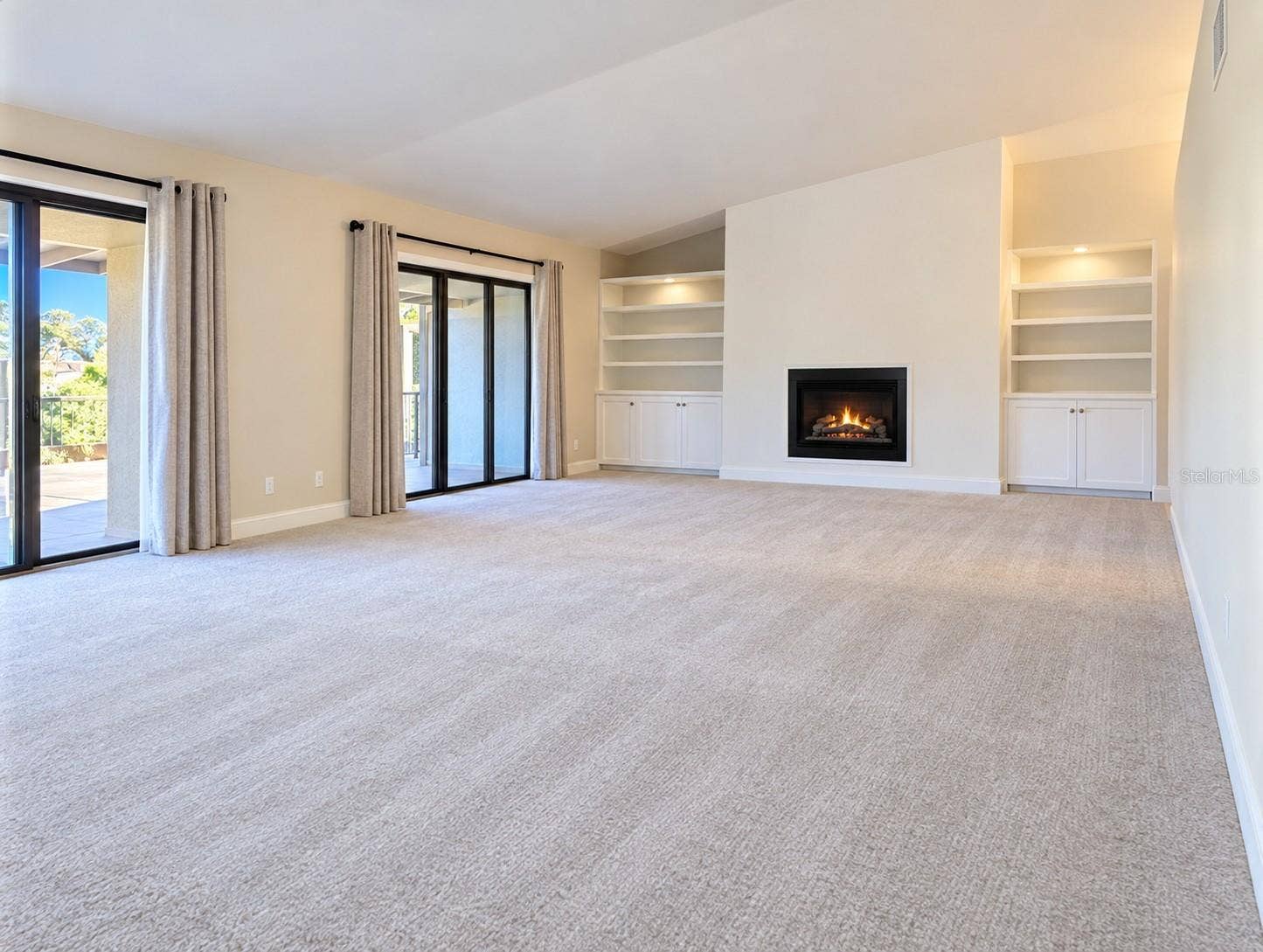 100 S TREMAIN STREET, #G2, Mount Dora, FL 32757 Living Room