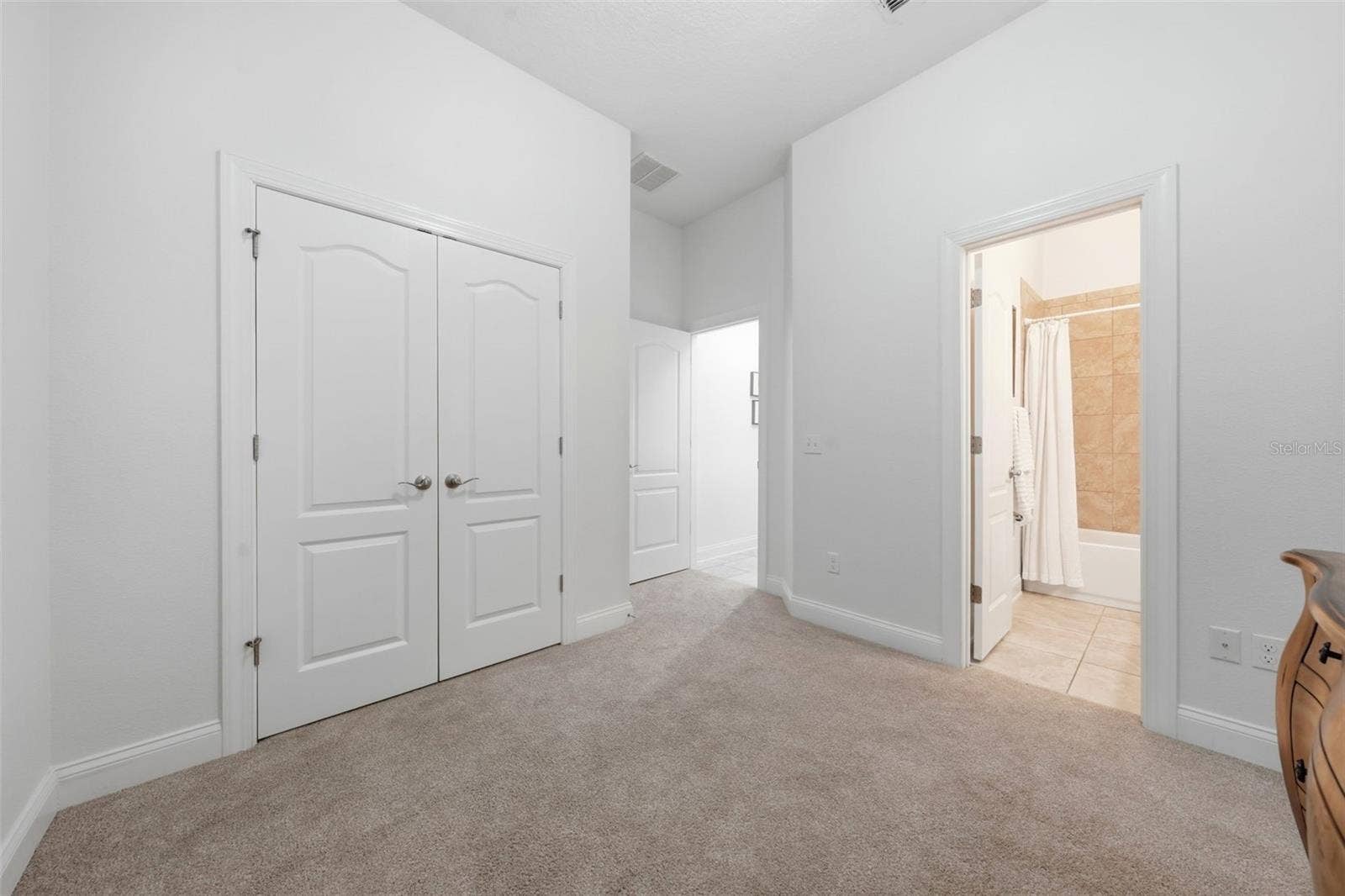 16716 ABBEY HILL COURT, Clermont, FL 34711 Guest Suite with tub/shower combo