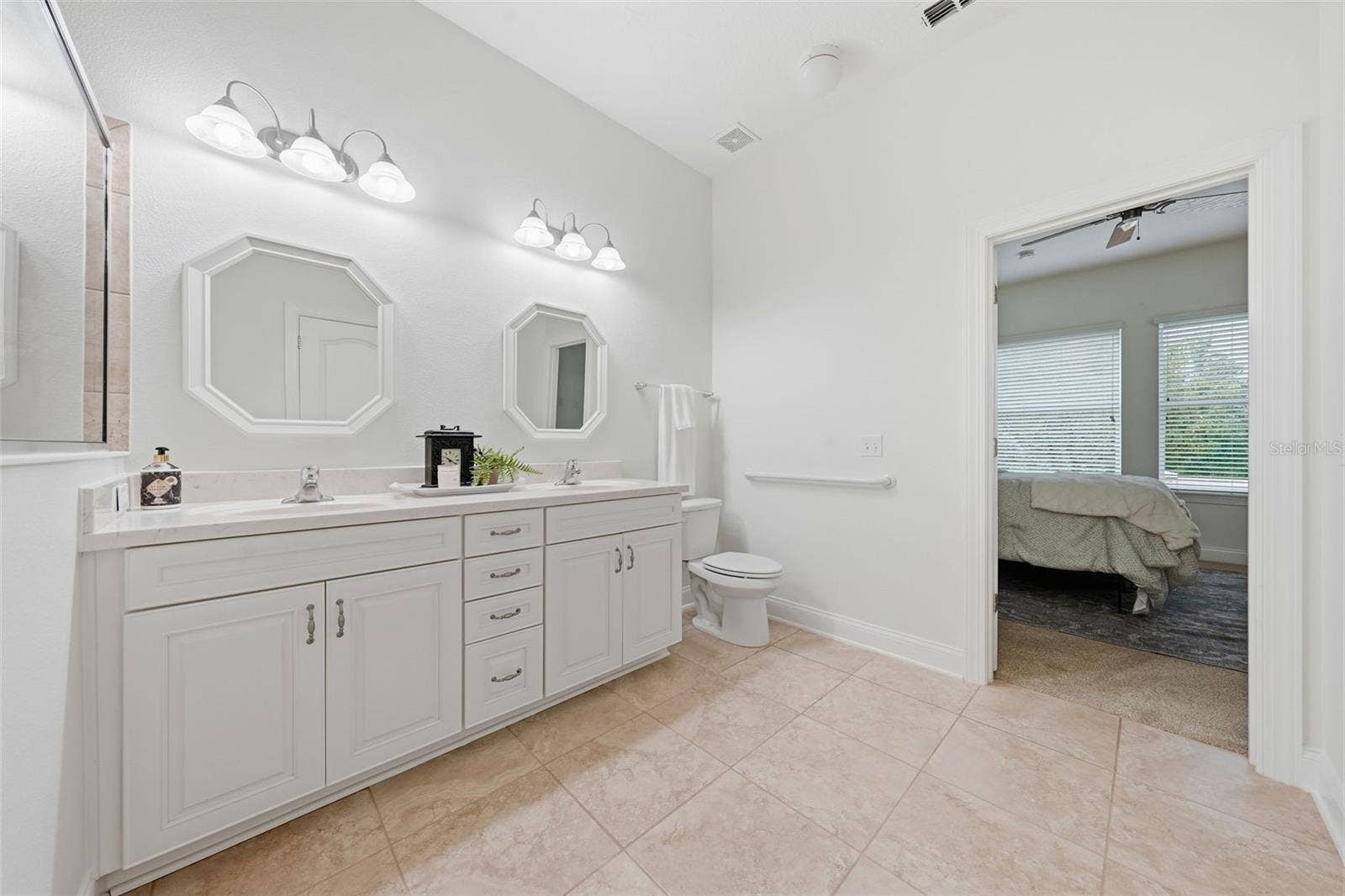 16716 ABBEY HILL COURT, Clermont, FL 34711 Primary ensuite with dual sink vanity
