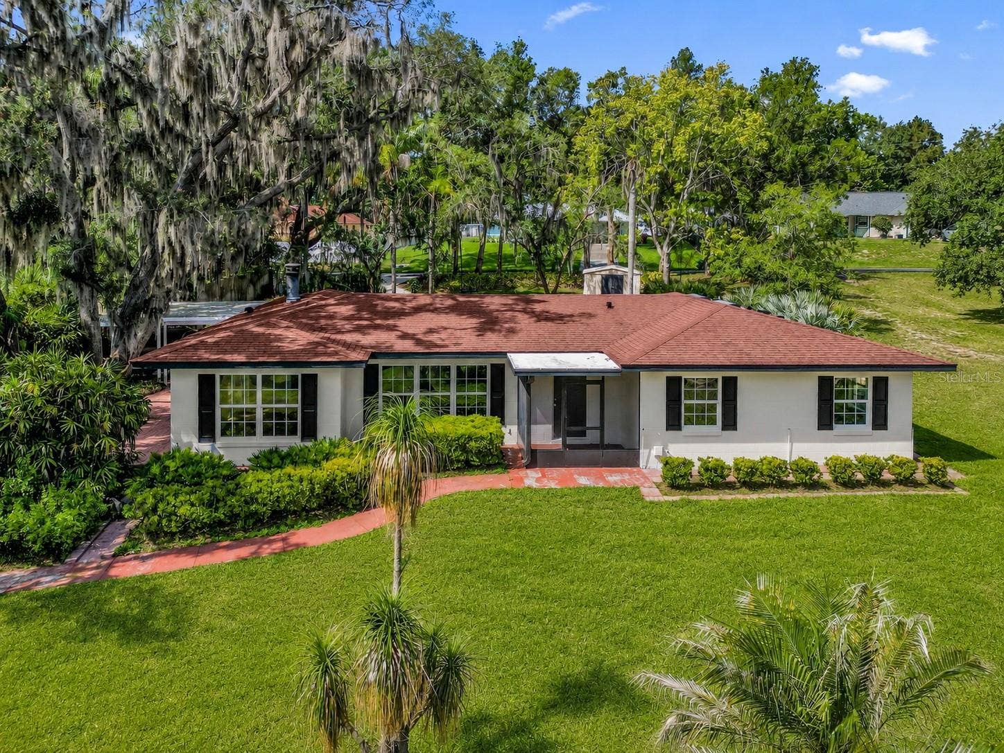 10945 BIG TREE LANE, Clermont, FL 34711 Welcome home to this beautifully renovated Clermont home