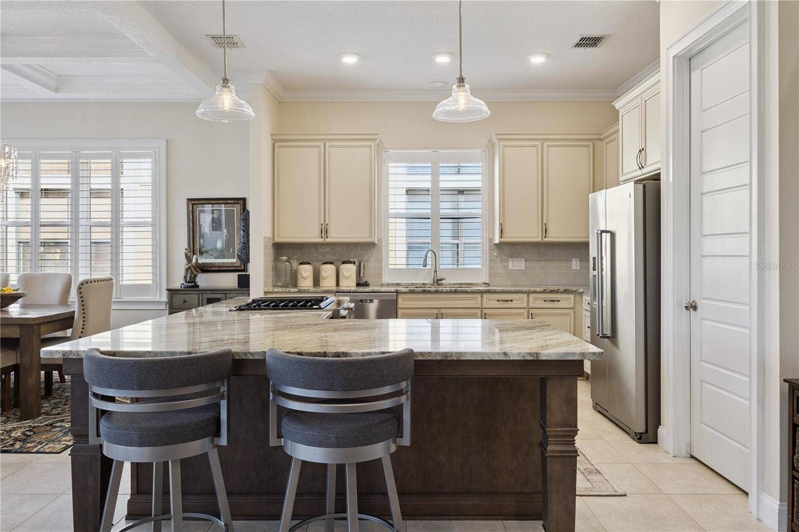 9219 SAN JOSE BOULEVARD, Howey In The Hills, FL 34737 Wrap around countertops.