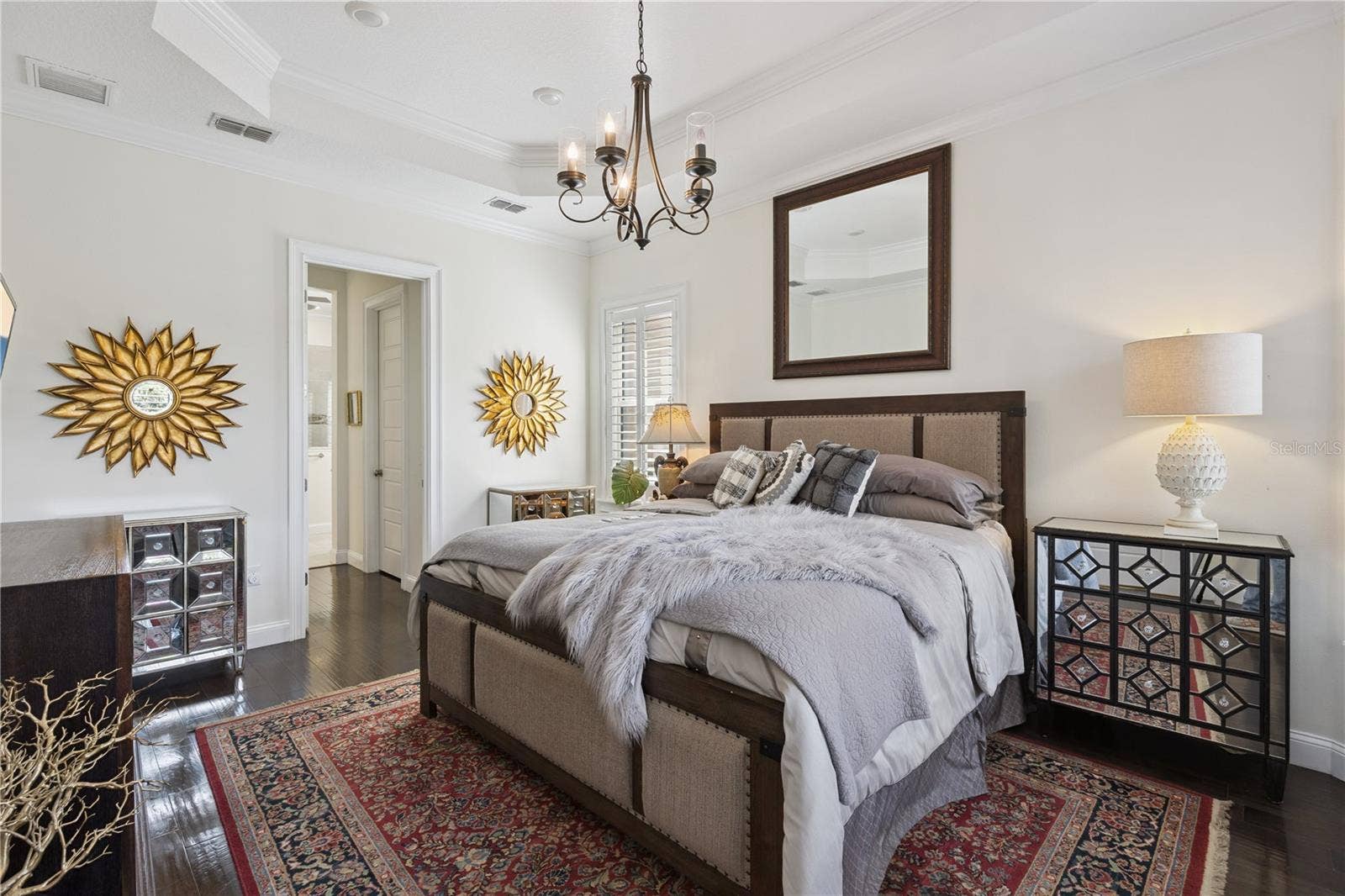 9219 SAN JOSE BOULEVARD, Howey In The Hills, FL 34737 Designer lighting.