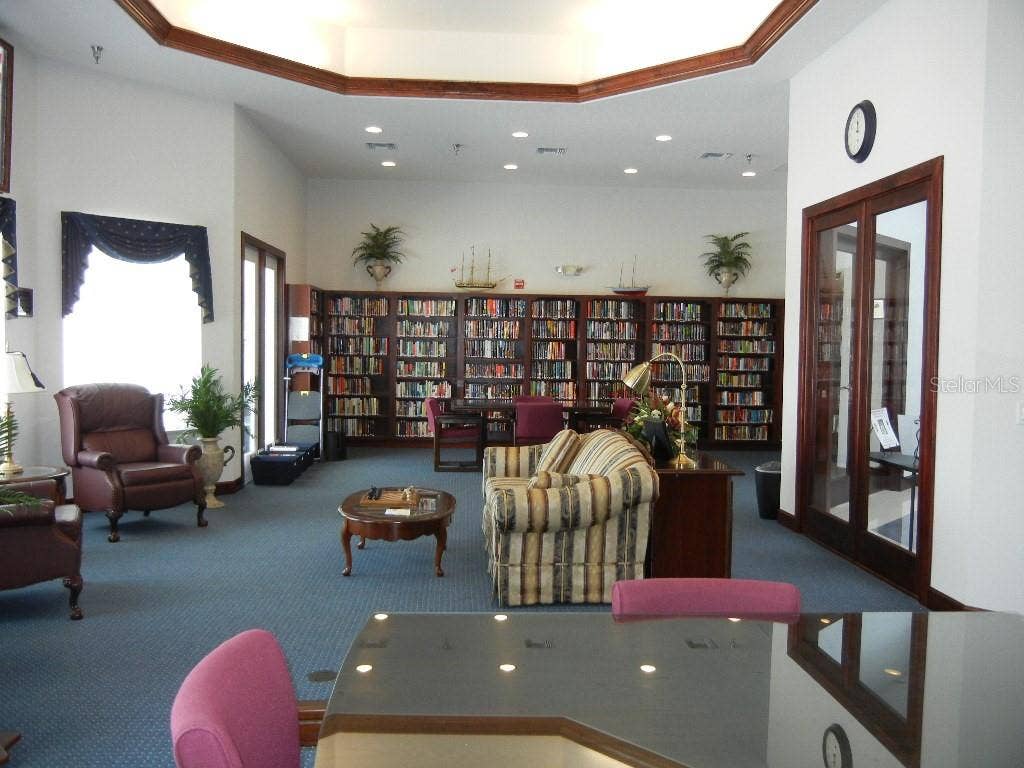 5052 CHINA SEA, Tavares, FL 32778 Library