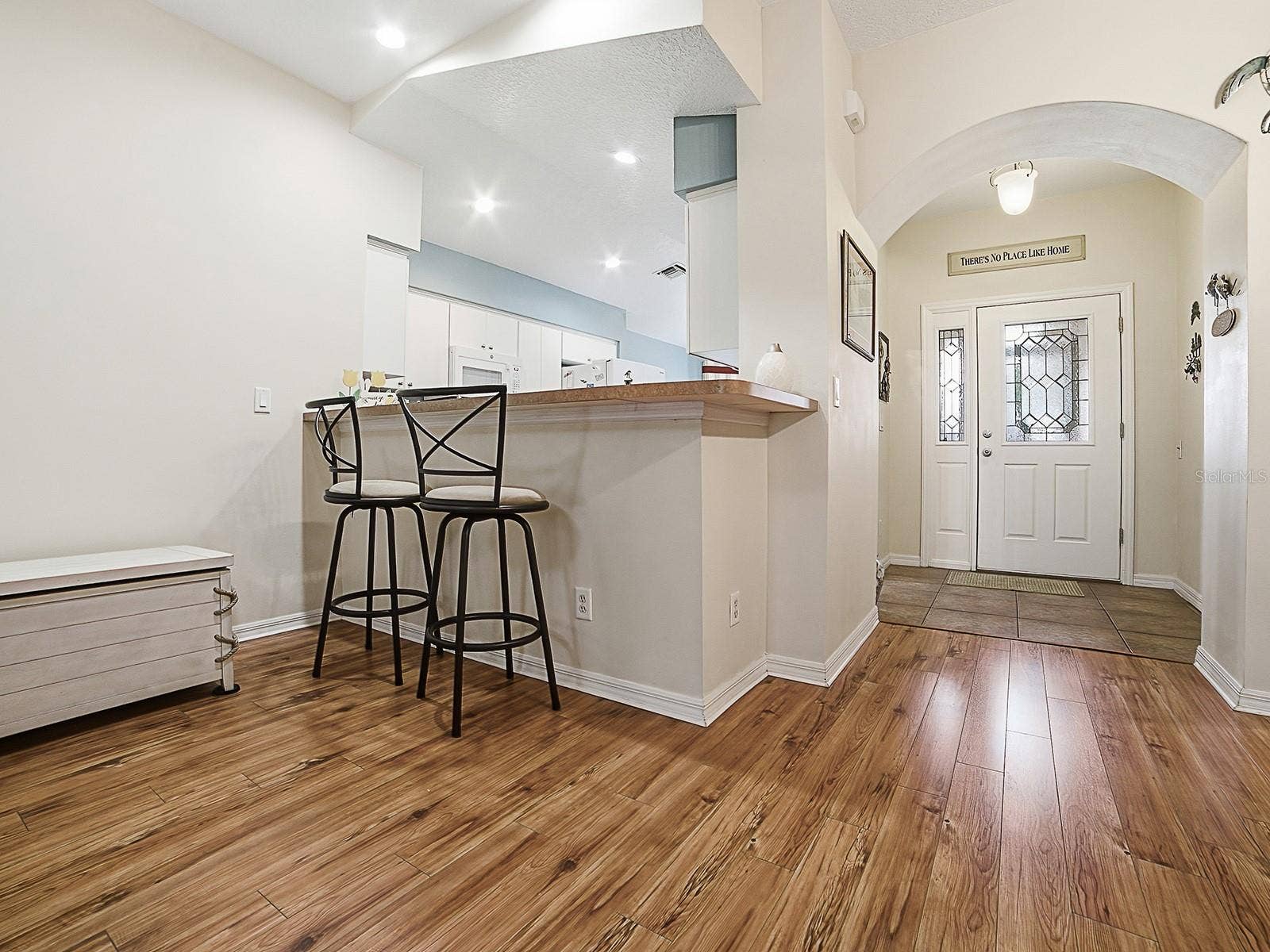 5052 CHINA SEA, Tavares, FL 32778 Breakfast Bar