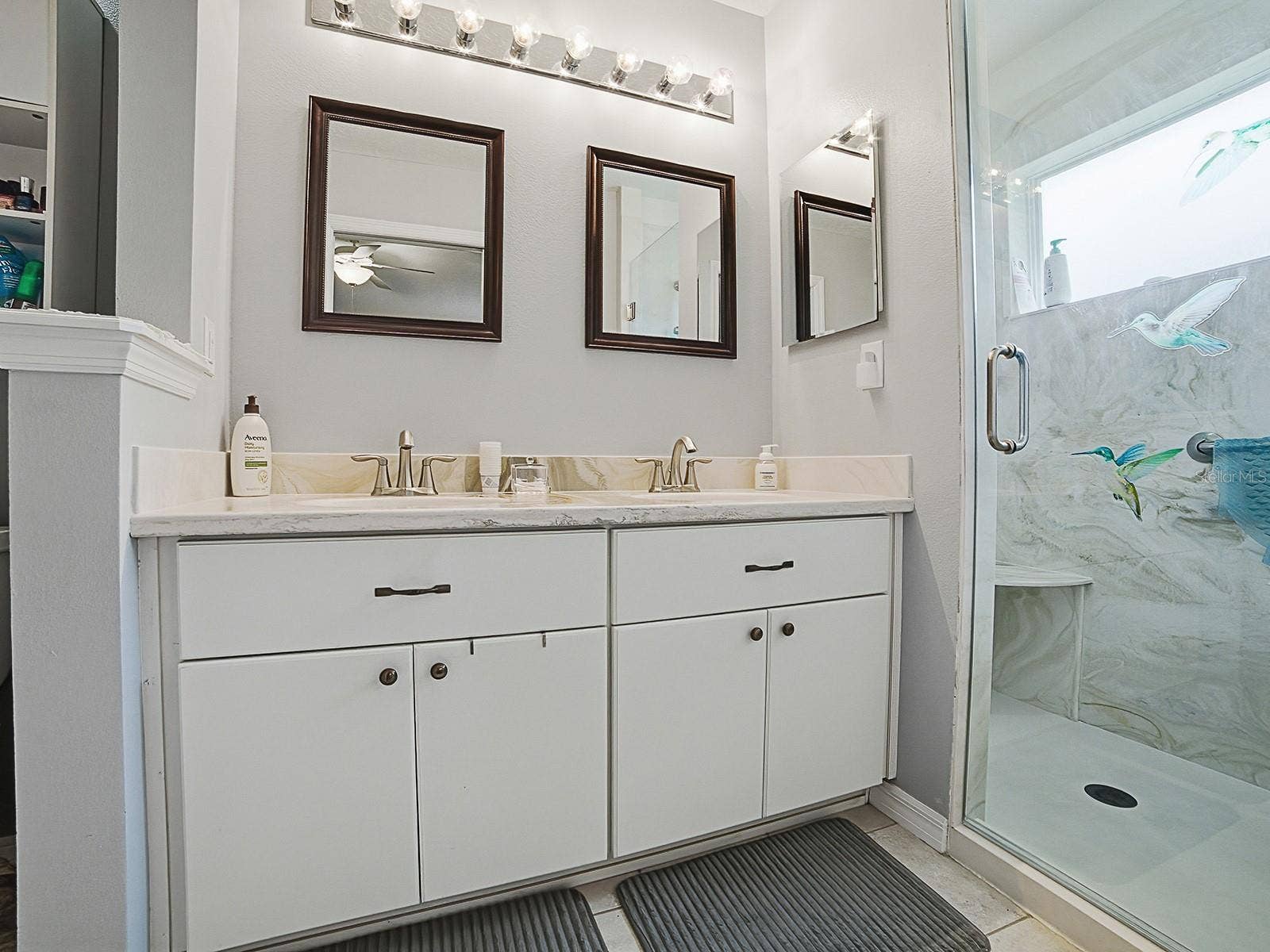 5052 CHINA SEA, Tavares, FL 32778 Double Sinks