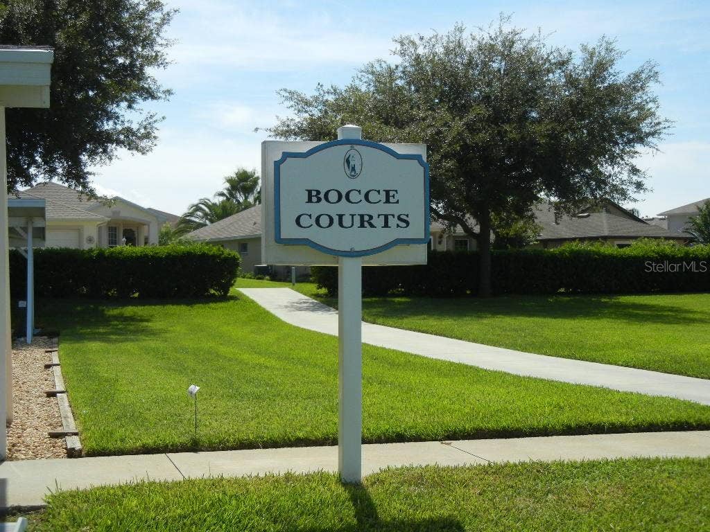 5052 CHINA SEA, Tavares, FL 32778 Bocce Corut