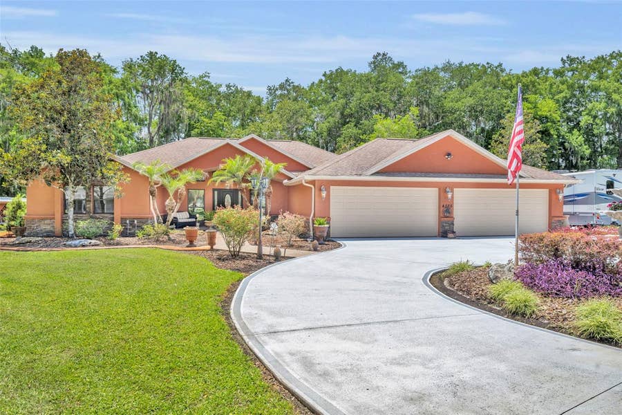 Property photo for 4885 CR 307, Lake Panasoffkee, FL