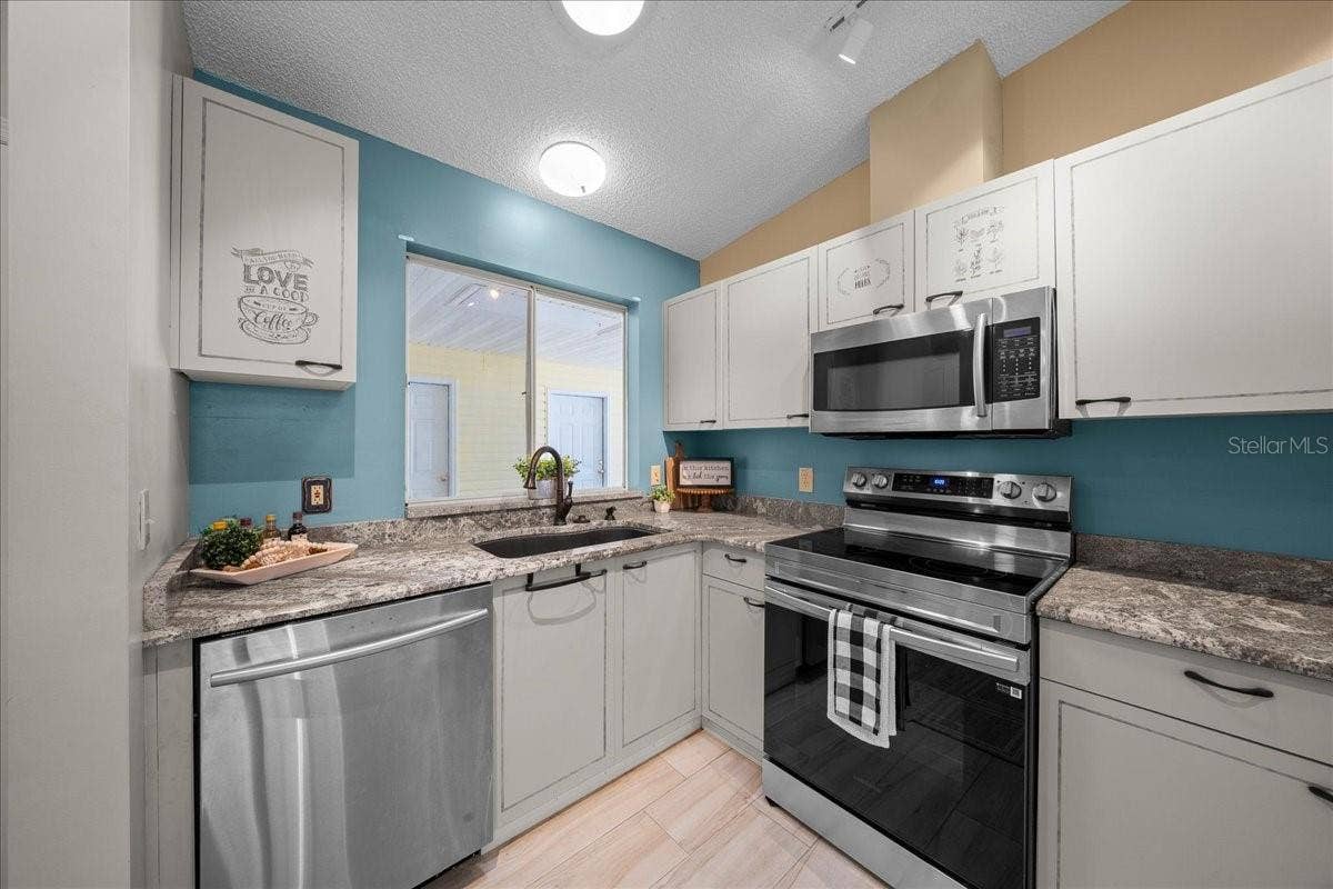 1133 DEL TORO DRIVE, Lady Lake, FL 32159 1133 DEL TORO DRIVE, Lady Lake, FL 32159