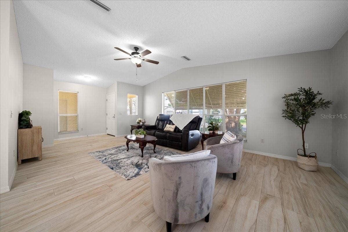 1133 DEL TORO DRIVE, Lady Lake, FL 32159 1133 DEL TORO DRIVE, Lady Lake, FL 32159
